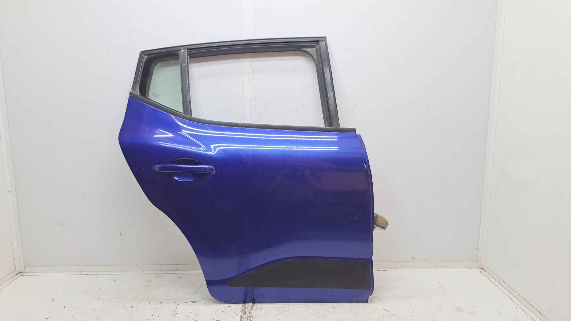 Recambio de puerta trasera derecha para dacia sandero iii essential referencia OEM IAM   