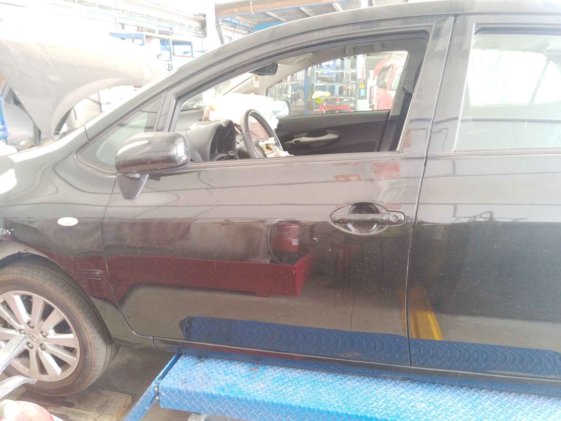 Recambio de puerta delantera izquierda para toyota auris (_e15_) 2.0 d-4d (ade150_) referencia OEM IAM 6700202260  