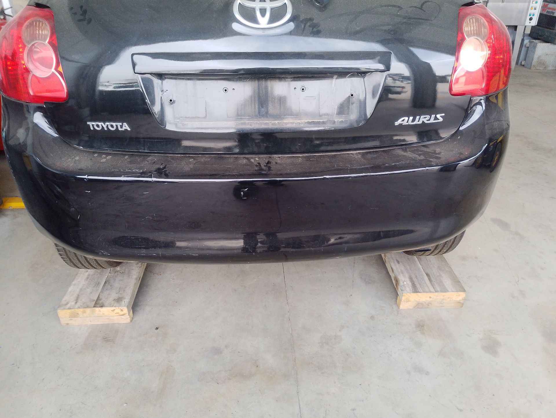 Recambio de paragolpes trasero para toyota auris (_e15_) 2.0 d-4d (ade150_) referencia OEM IAM 5215902952  