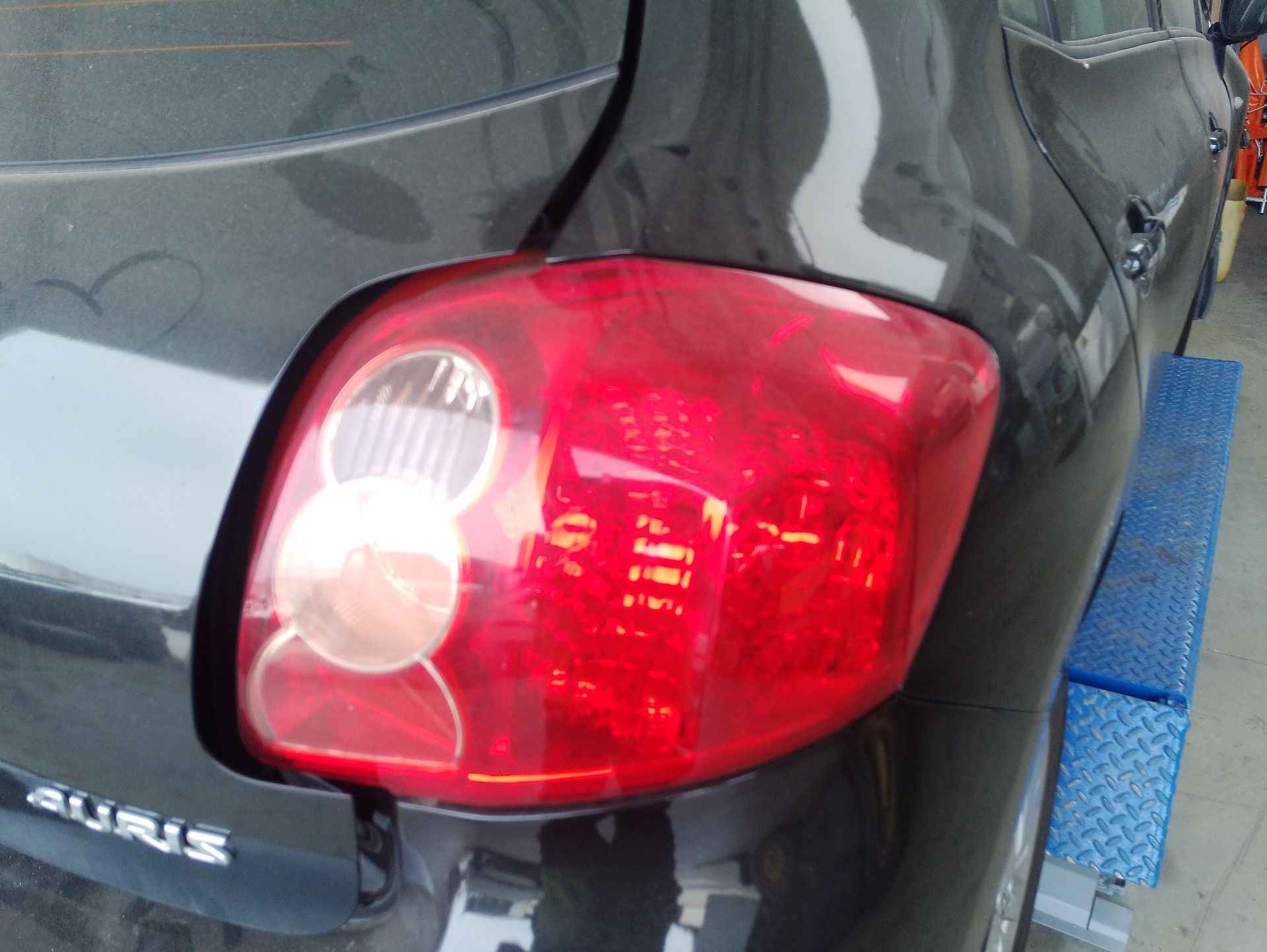 Recambio de piloto trasero derecho para toyota auris (_e15_) 2.0 d-4d (ade150_) referencia OEM IAM 8155102380  