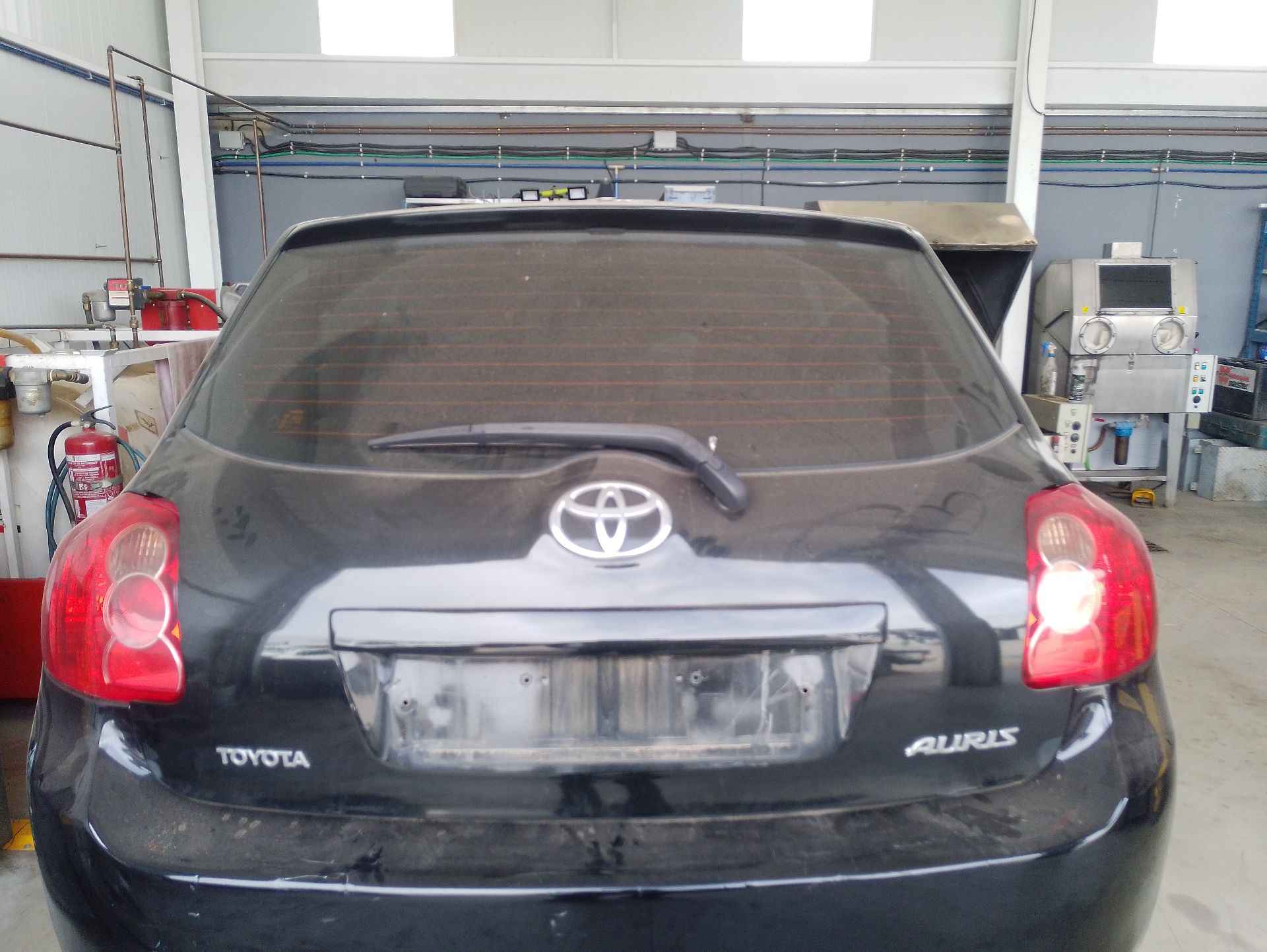 Recambio de porton trasero para toyota auris (_e15_) 2.0 d-4d (ade150_) referencia OEM IAM 6700502110  