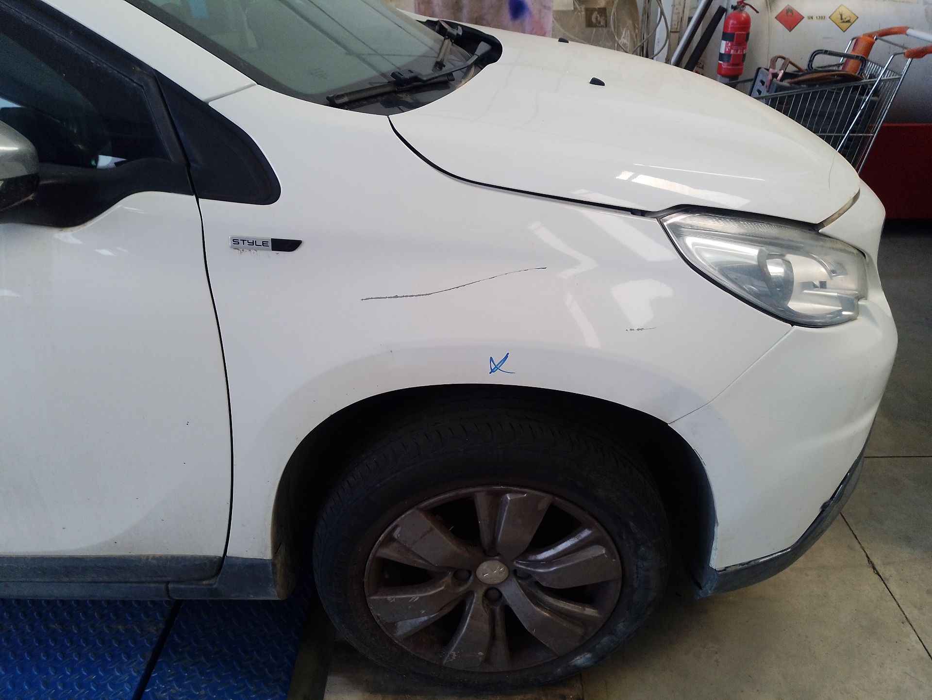 Recambio de aleta delantera derecha para peugeot 2008 i (cu_) 1.6 bluehdi 100 referencia OEM IAM 9678733980  