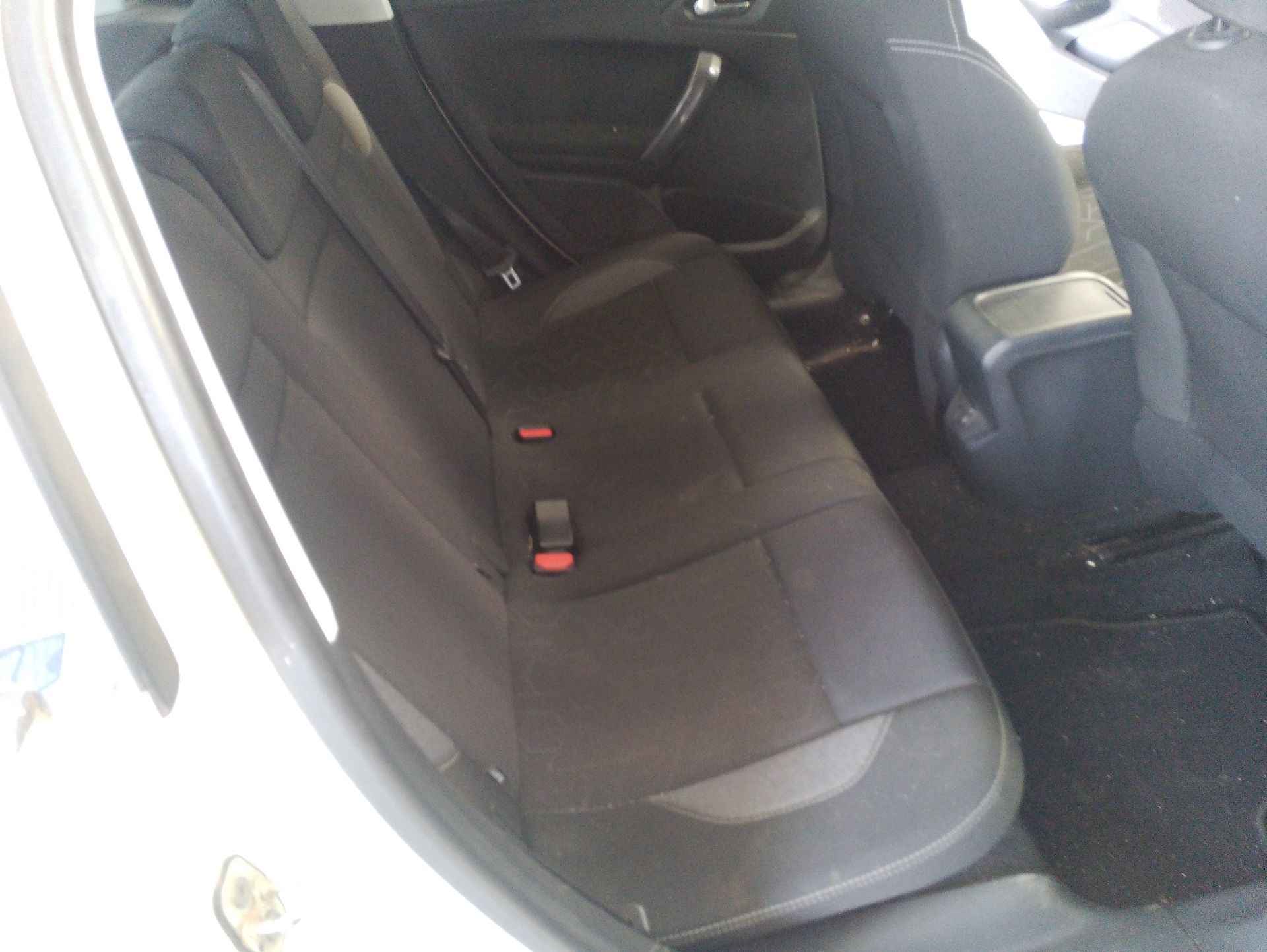 Recambio de asientos traseros para peugeot 2008 i (cu_) 1.6 bluehdi 100 referencia OEM IAM   