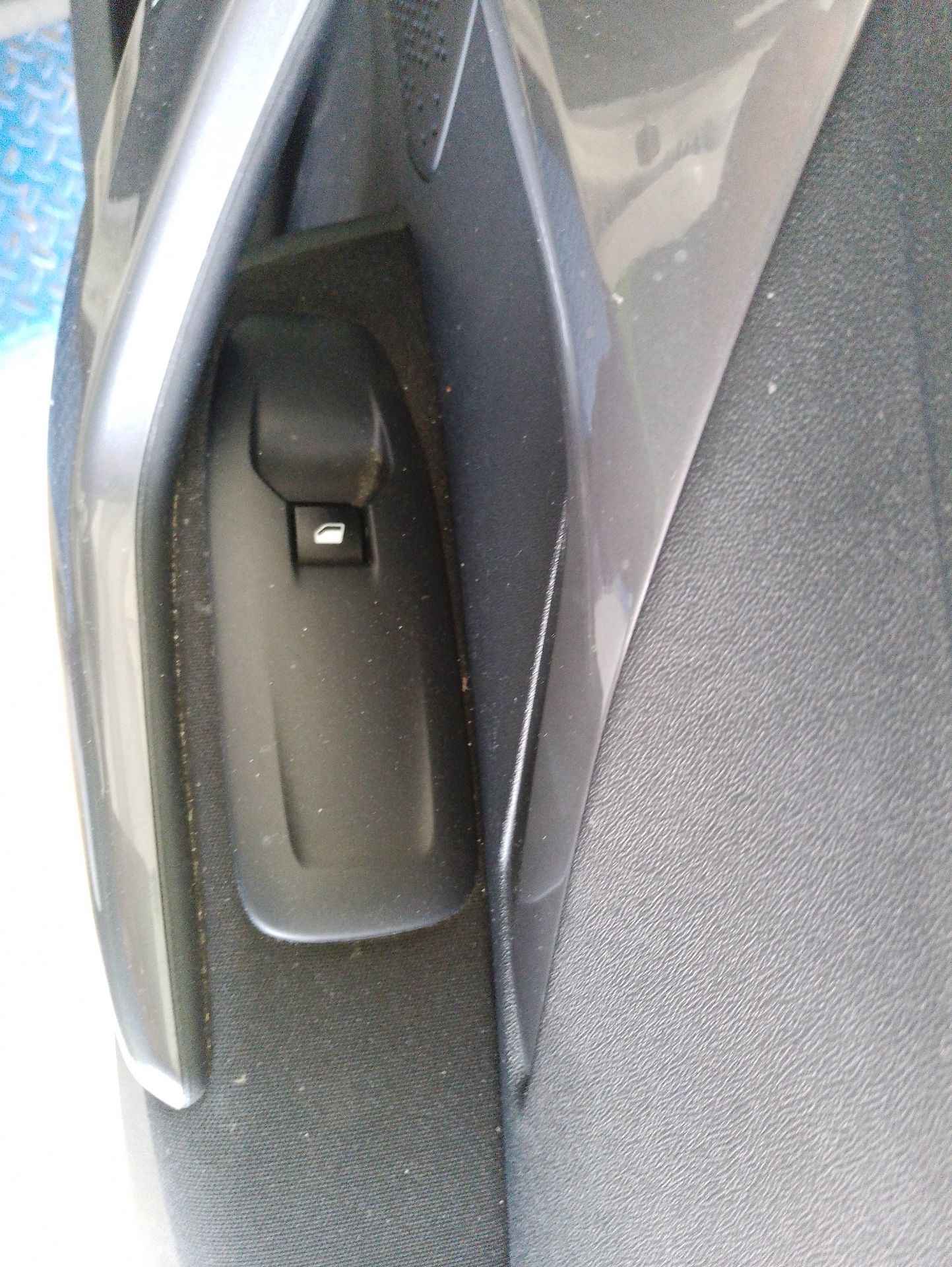 Recambio de mando elevalunas delantero derecho para peugeot 2008 i (cu_) 1.6 bluehdi 100 referencia OEM IAM 96751115ZD  