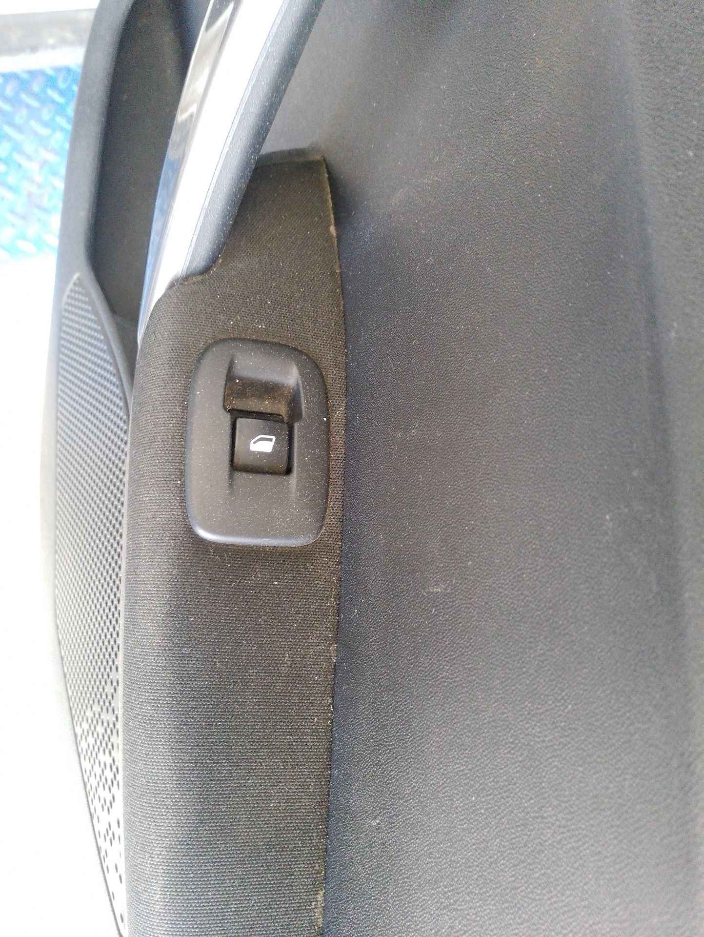 Recambio de mando elevalunas trasero derecho para peugeot 2008 i (cu_) 1.6 bluehdi 100 referencia OEM IAM 96751119ZD  