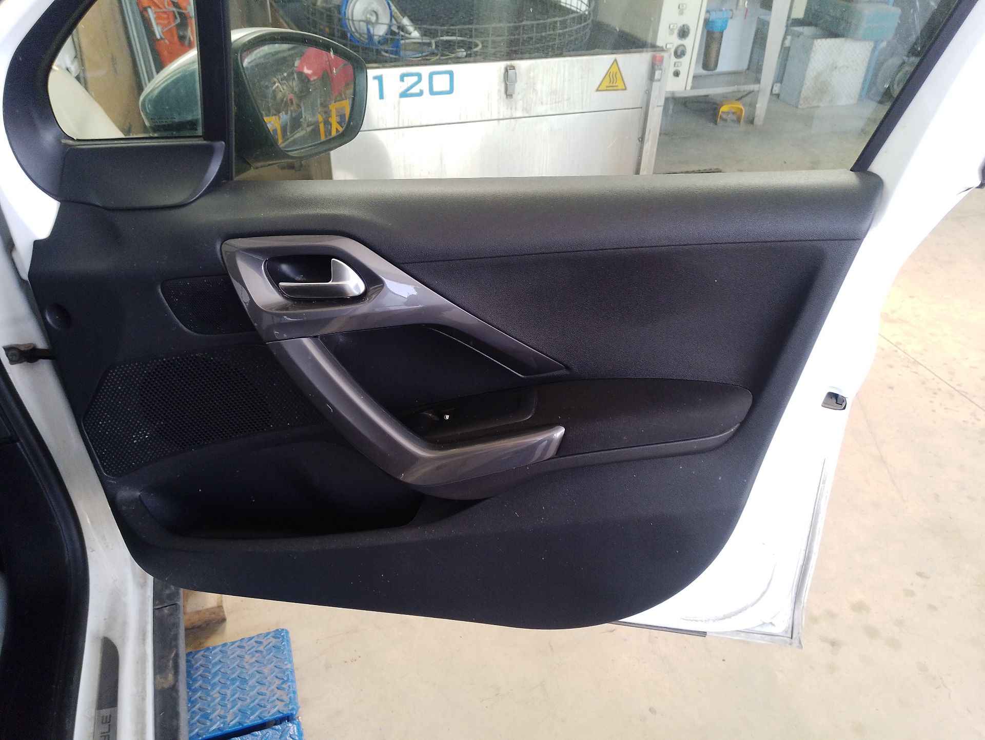 Recambio de guarnecido puerta delantera derecha para peugeot 2008 i (cu_) 1.6 bluehdi 100 referencia OEM IAM   