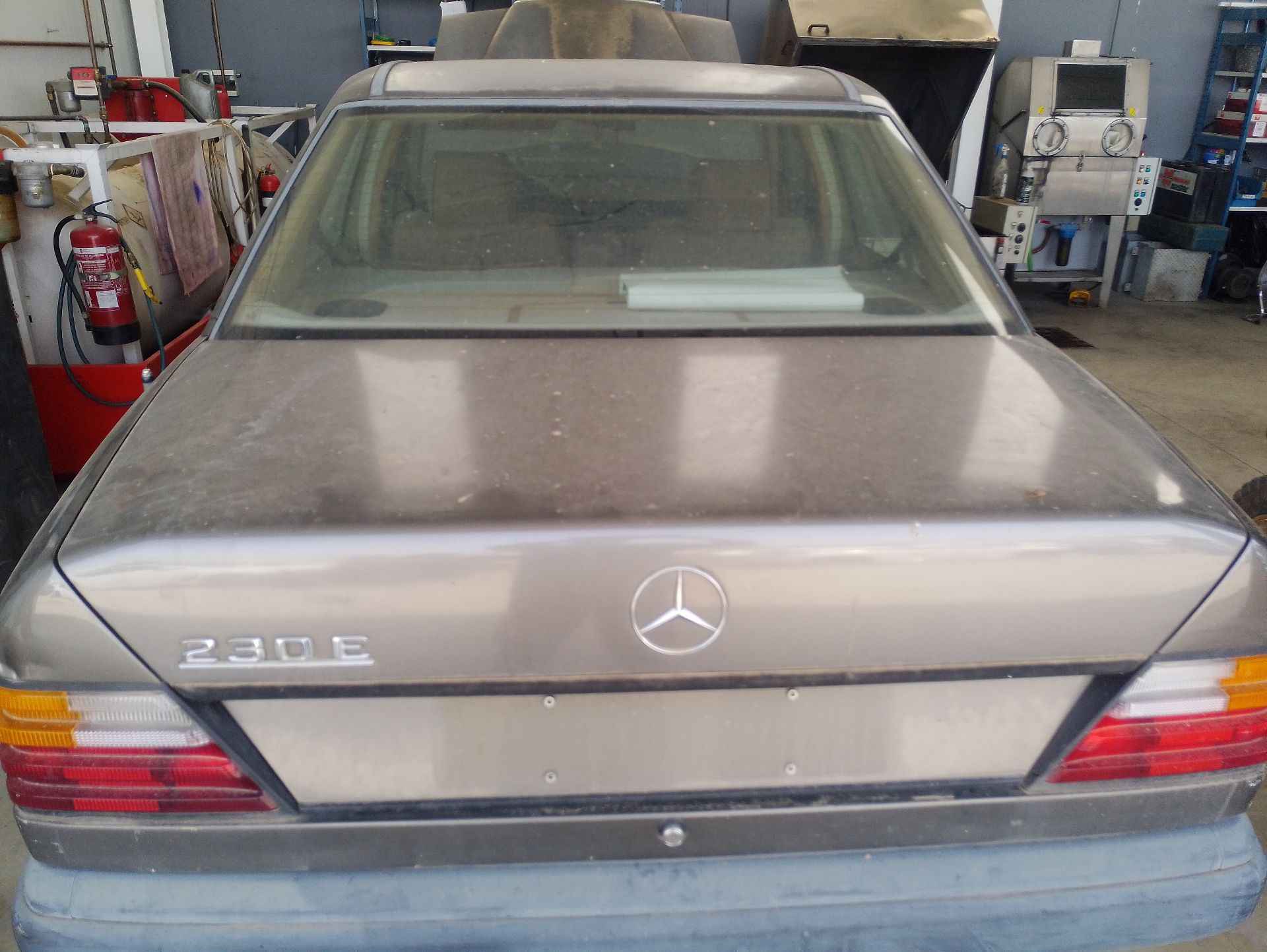 Recambio de tapa maletero para mercedes-benz 124 sedán (w124) 230 e (124.023) referencia OEM IAM   