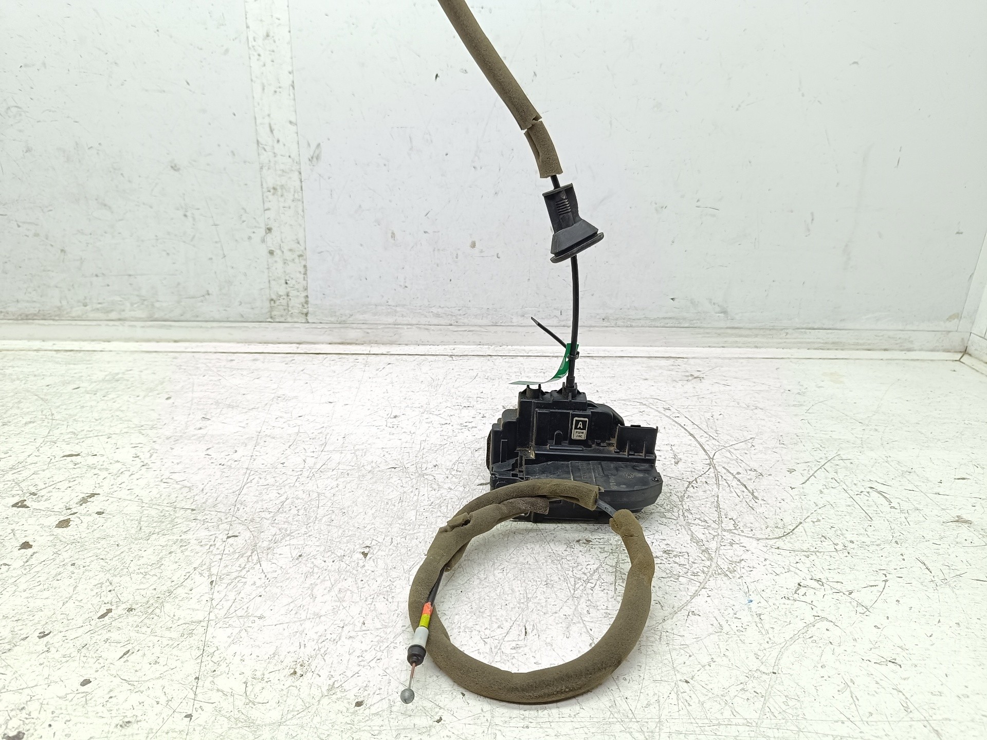 Recambio de cerradura puerta delantera derecha para renault koleos bose edition referencia OEM IAM P32MFRC  
