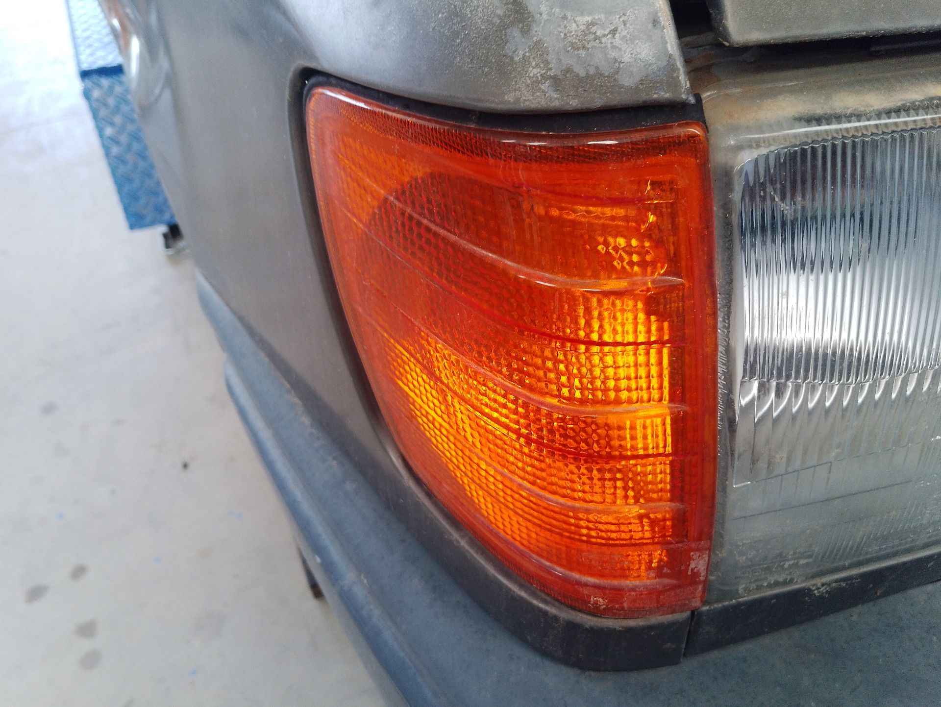 Recambio de piloto delantero derecho para mercedes-benz 124 sedán (w124) 230 e (124.023) referencia OEM IAM   