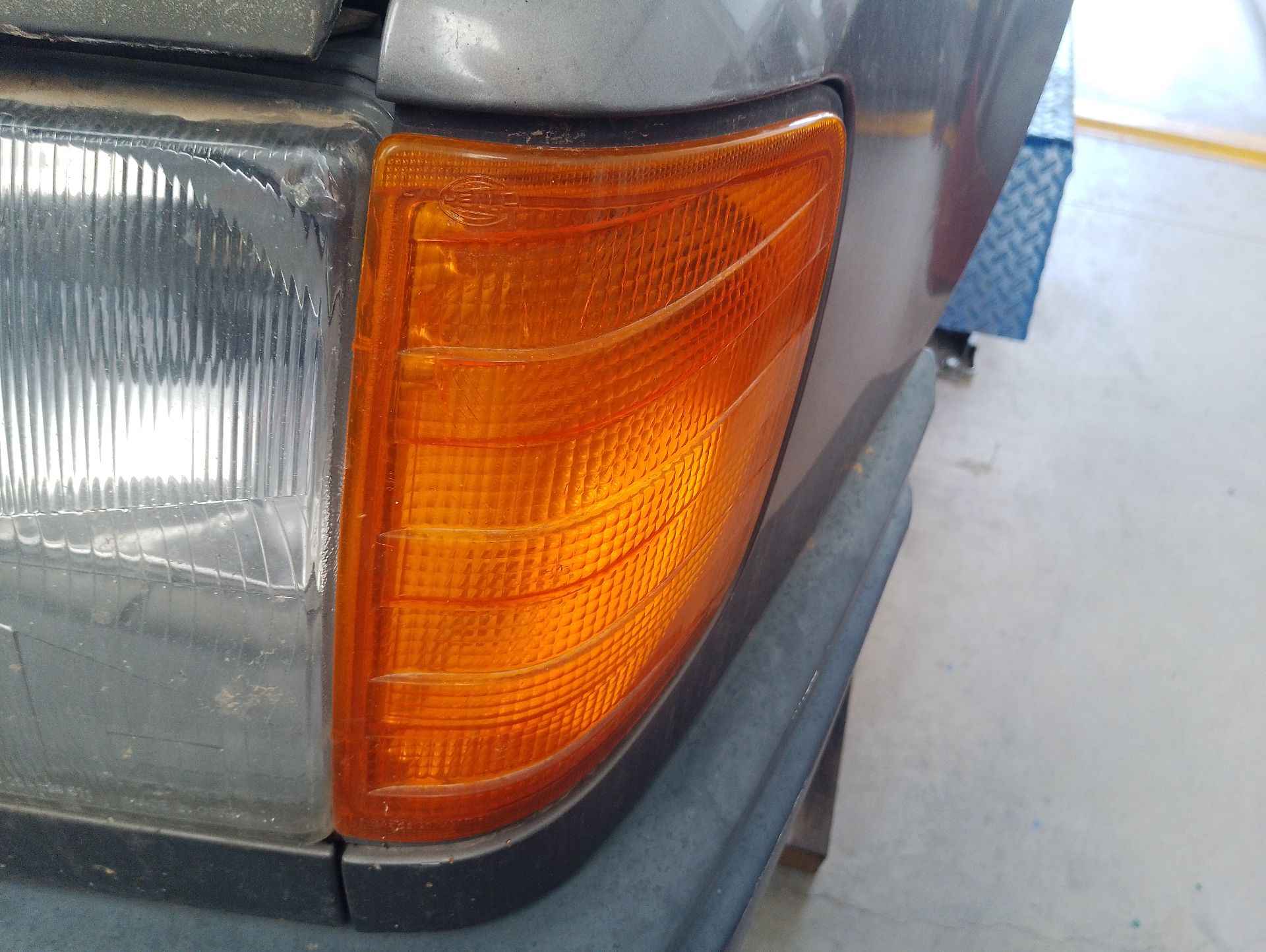 Recambio de piloto delantero izquierdo para mercedes-benz 124 sedán (w124) 230 e (124.023) referencia OEM IAM   