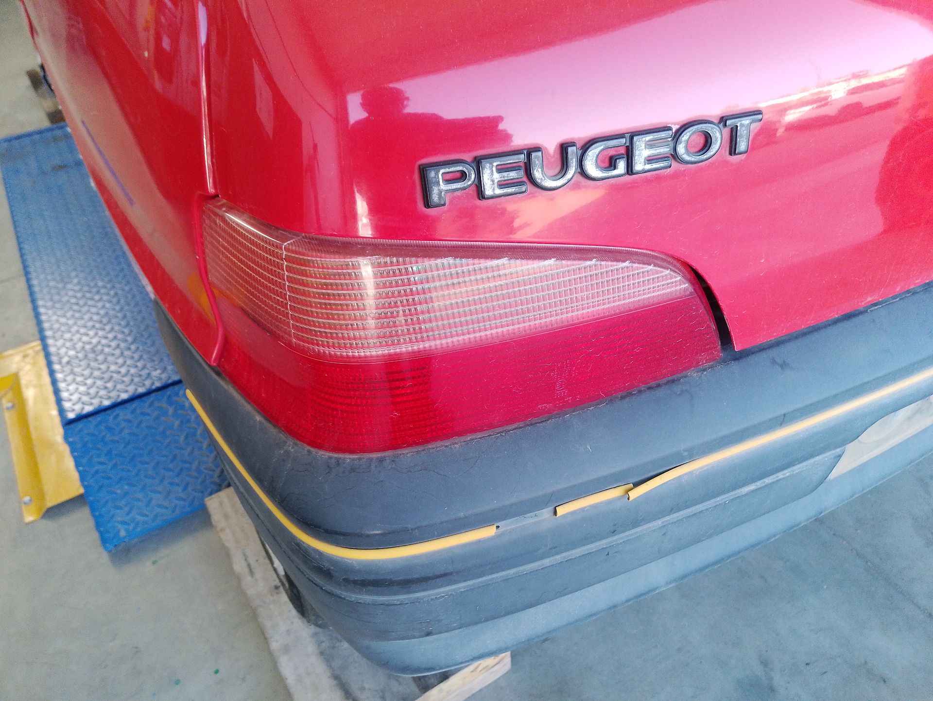 Recambio de piloto trasero izquierdo para peugeot 106 ii (1a_, 1c_) 1.1 i referencia OEM IAM   