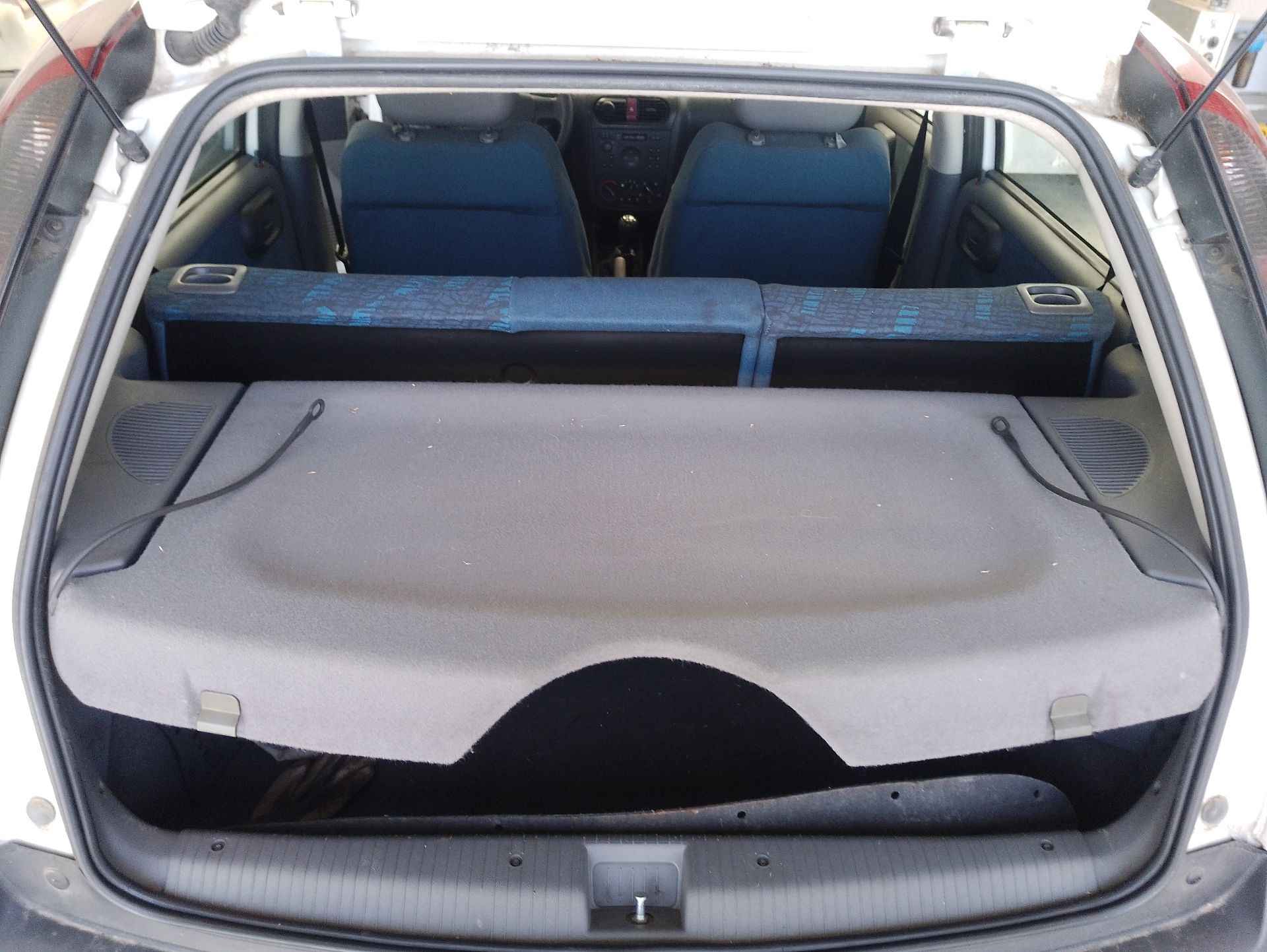 Recambio de bandeja trasera para opel corsa c (x01) 1.7 di (f08, f68) referencia OEM IAM   
