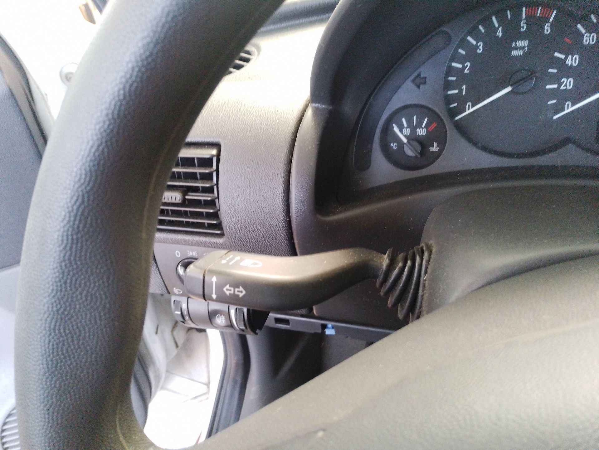 Recambio de mando intermitentes para opel corsa c (x01) 1.7 di (f08, f68) referencia OEM IAM   