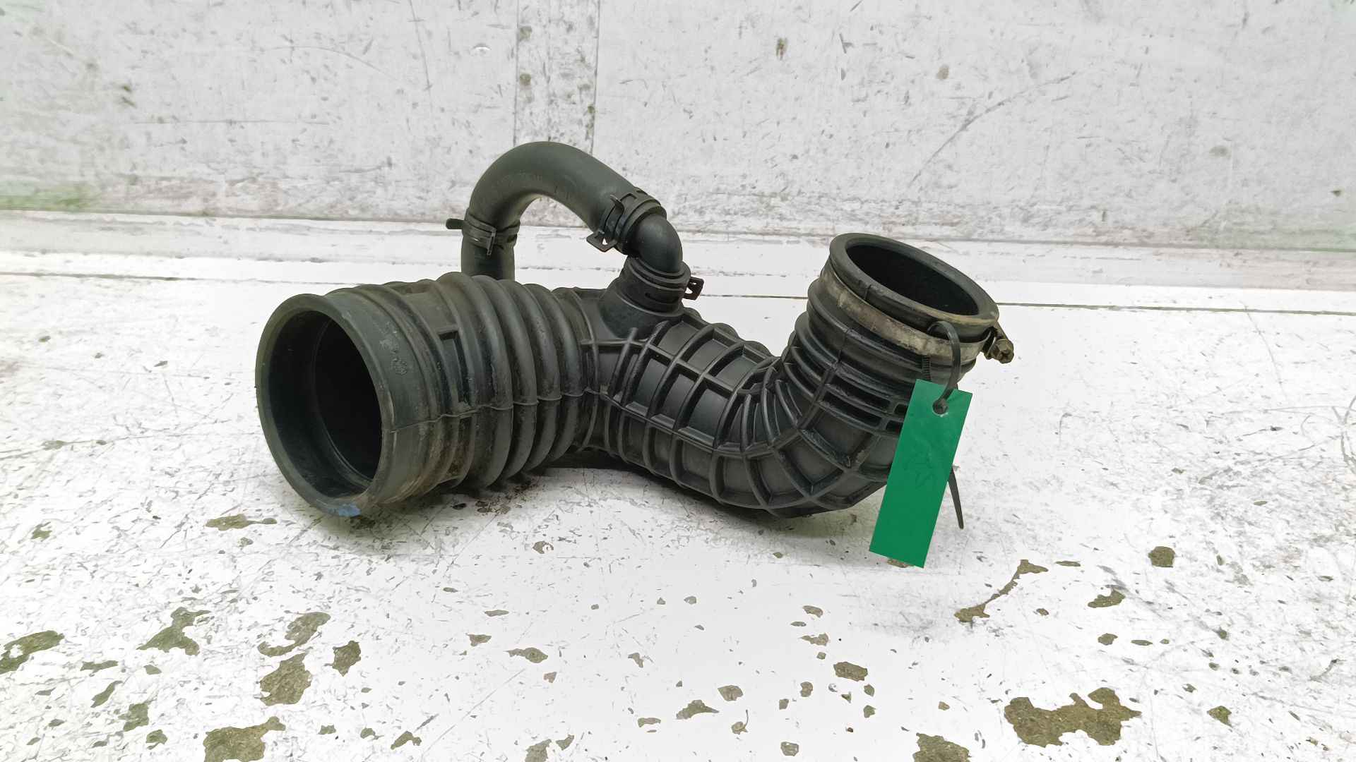 Recambio de tubo de admision para nissan terrano ii (r20) 2.7 tdi 4wd referencia OEM IAM 165787F000  