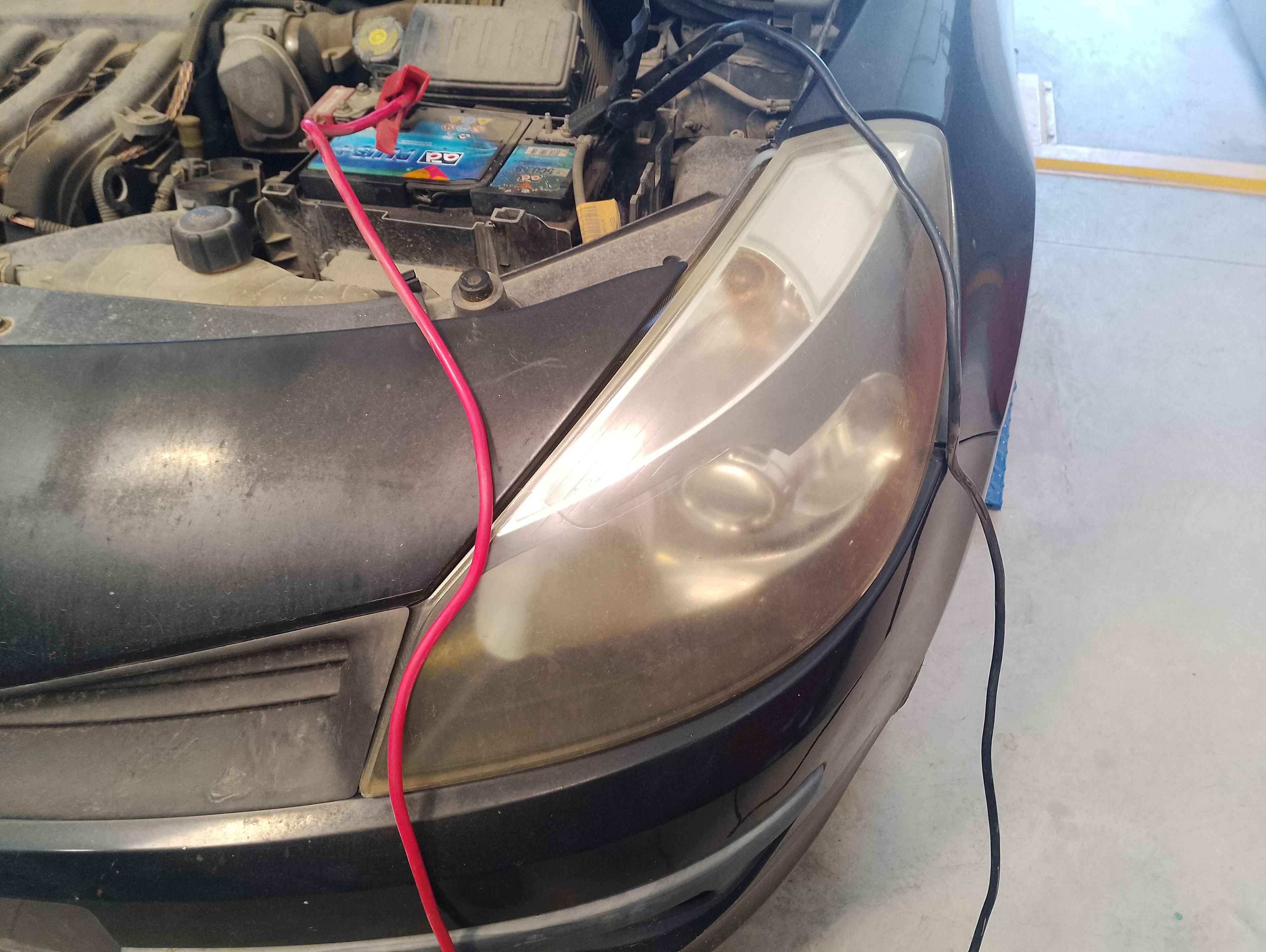 Recambio de faro izquierdo para renault clio iii confort dynamique referencia OEM IAM 8200261610  