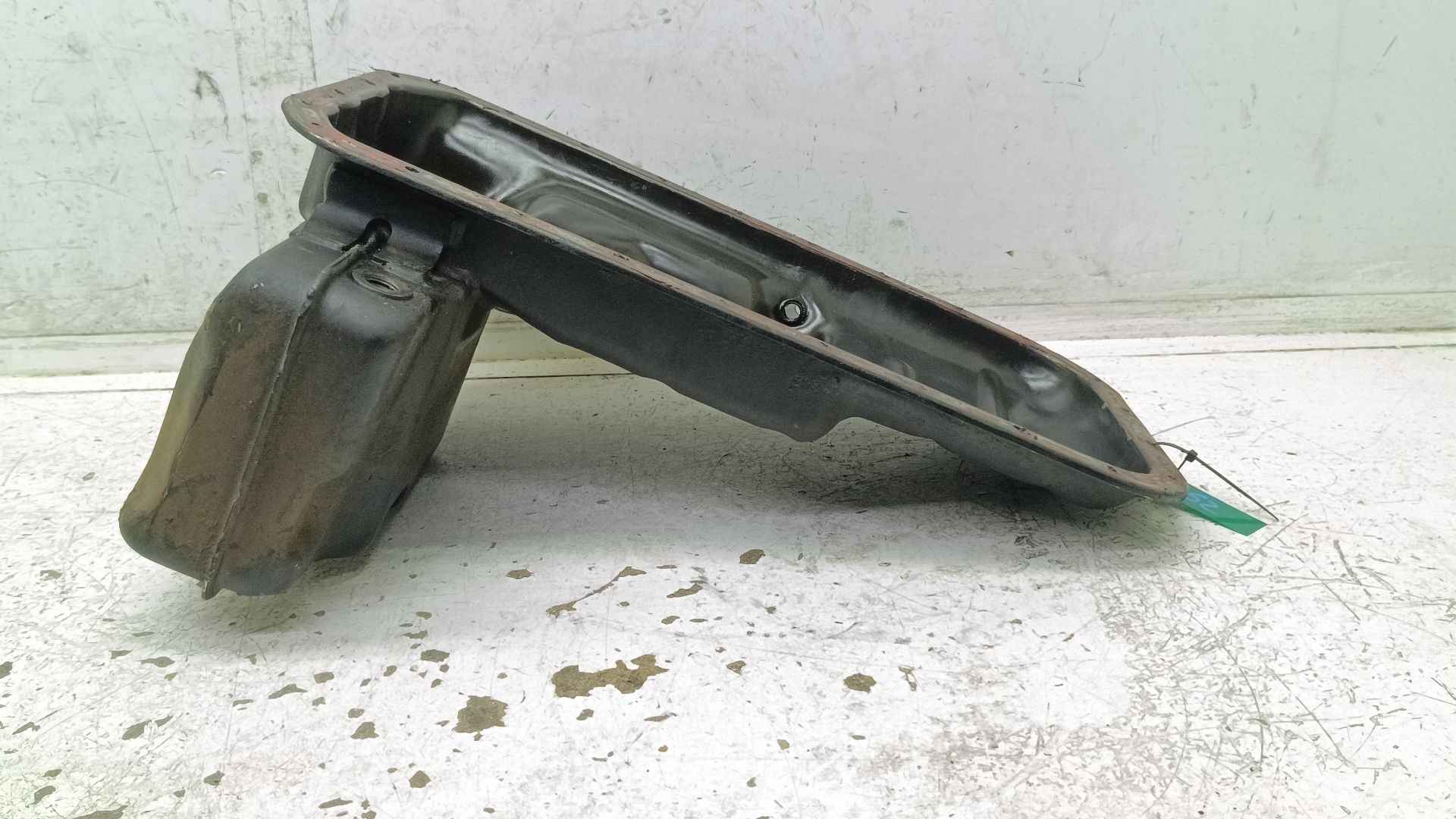 Recambio de carter para nissan terrano ii (r20) 2.7 tdi 4wd referencia OEM IAM 111107F403  