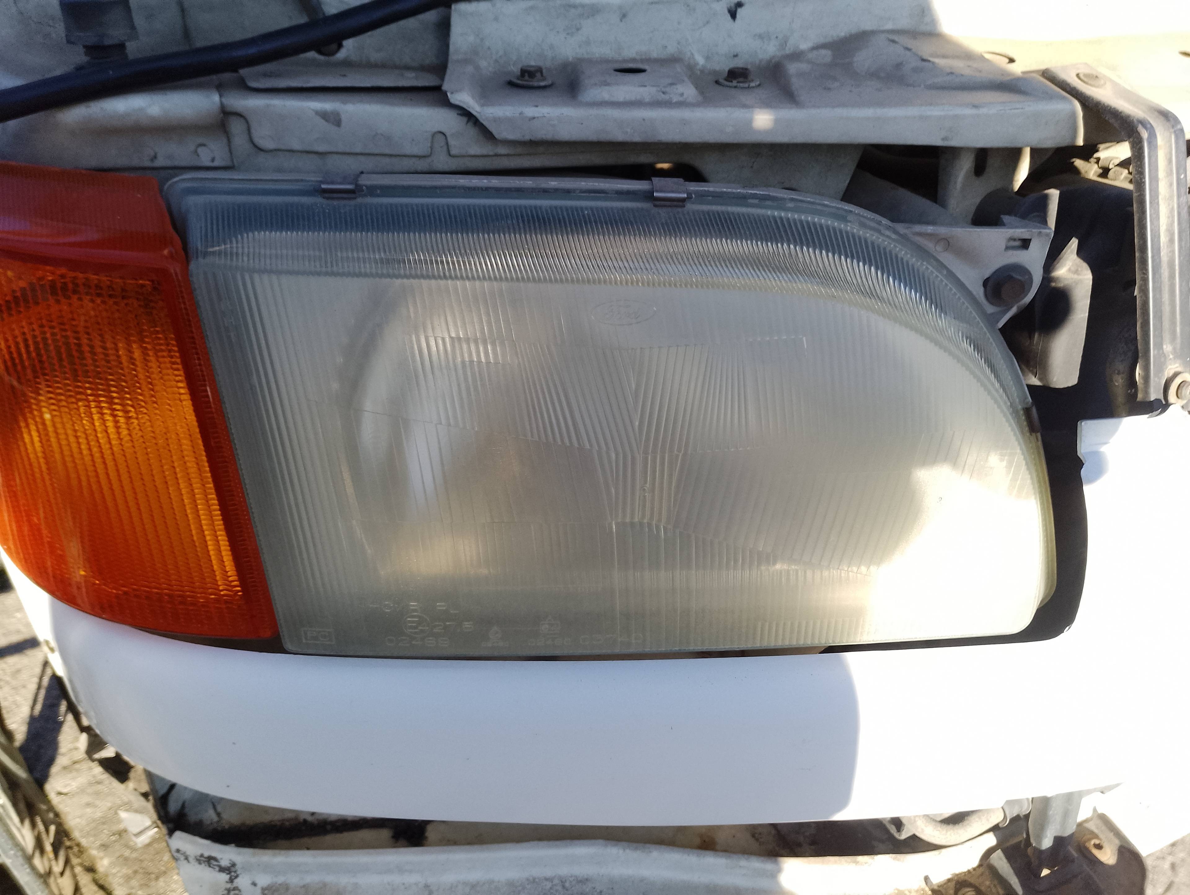 Recambio de faro derecho para ford transit ft 100 largo referencia OEM IAM   
