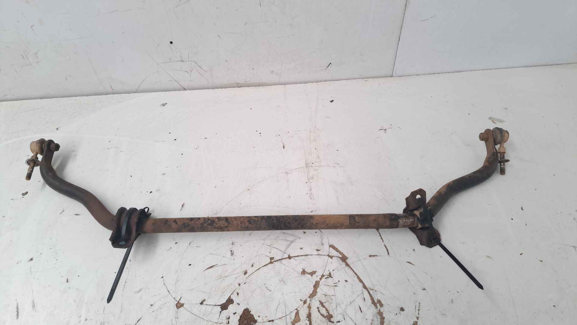 Recambio de barra estabilizadora delantera para nissan terrano ii (r20) 2.7 tdi 4wd referencia OEM IAM 546110F011  