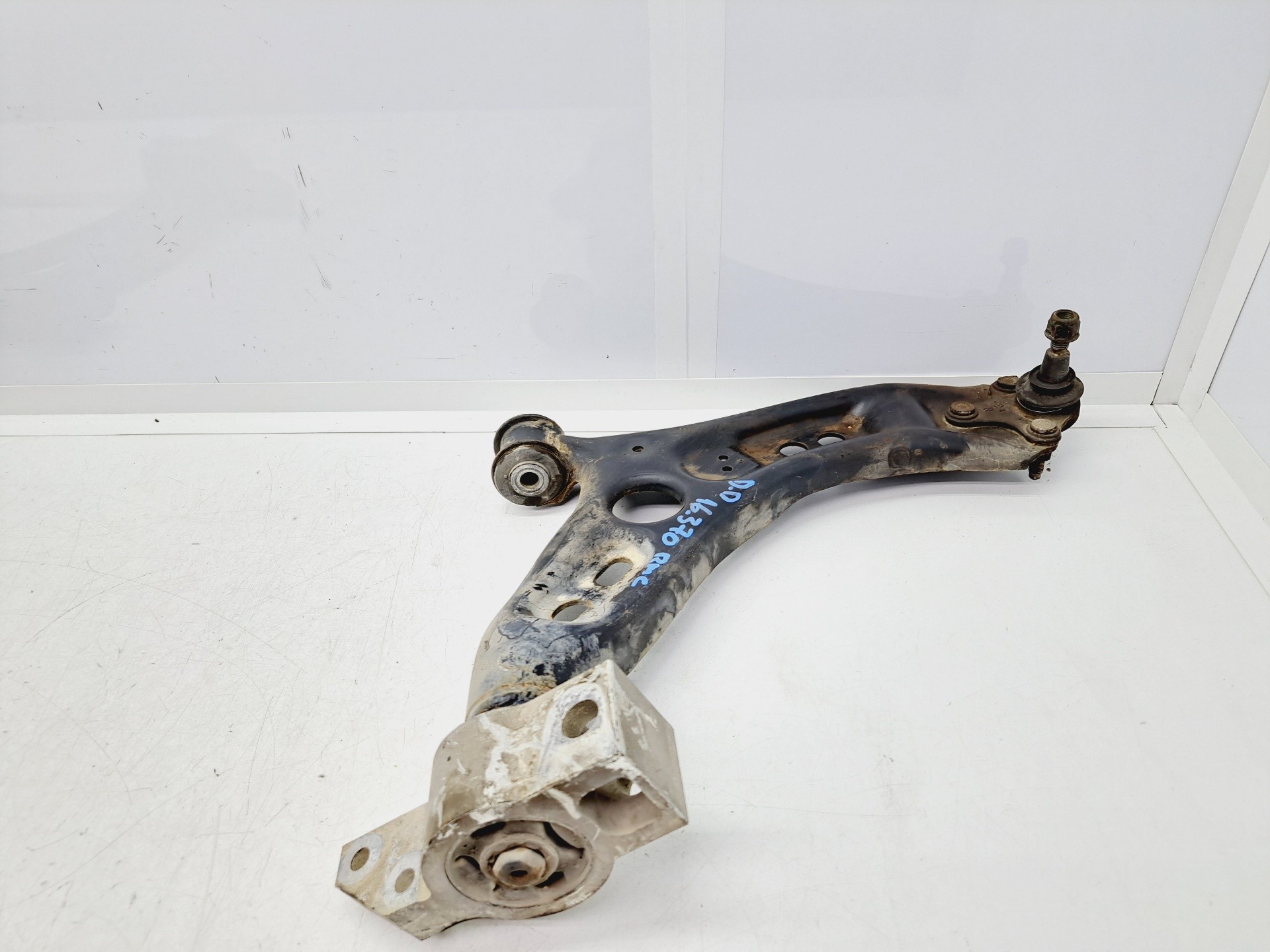 Recambio de brazo suspension inferior delantero derecho para volkswagen touran (1t3) referencia OEM IAM   
