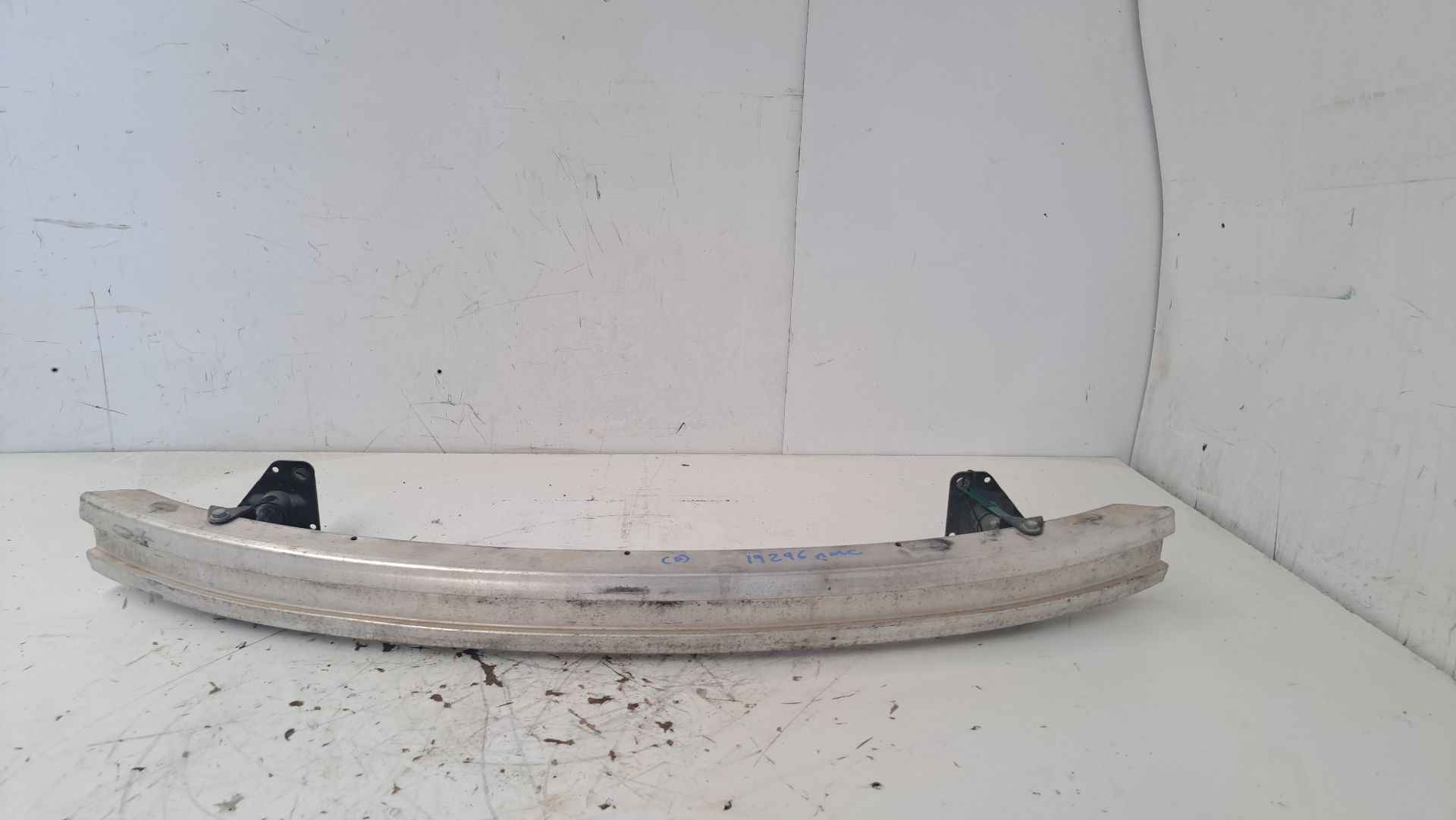 Recambio de refuerzo paragolpes delantero para volkswagen passat berlina (3a2) cl referencia OEM IAM 3b0807113  