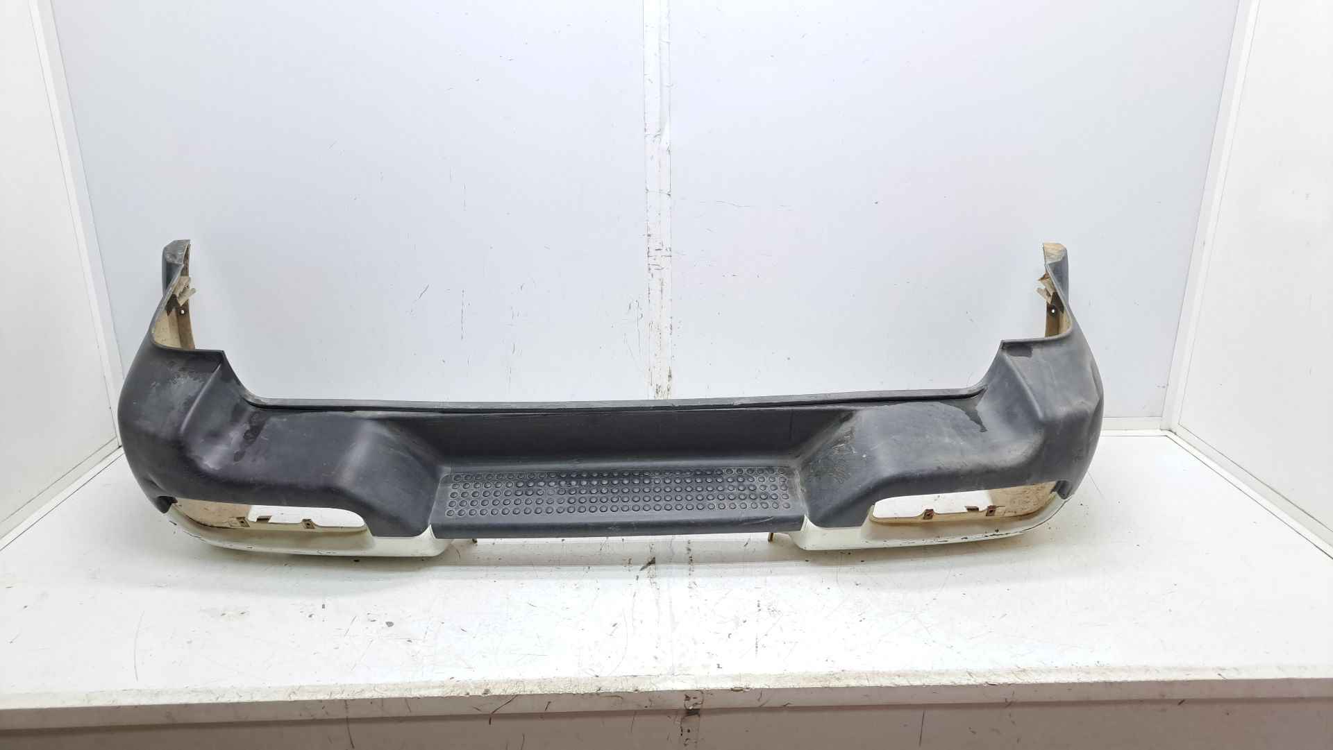 Recambio de paragolpes trasero para nissan terrano ii (r20) 2.7 tdi 4wd referencia OEM IAM 850100F000 850227f000 