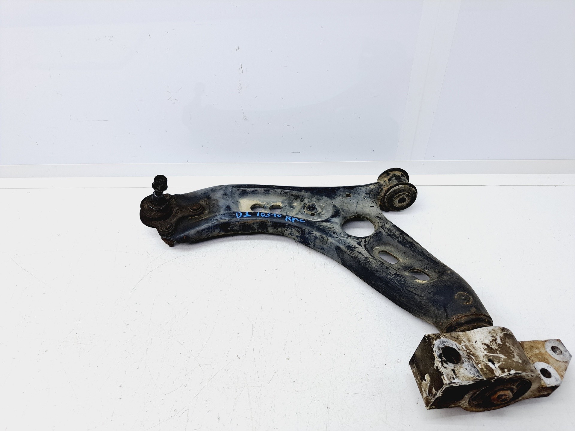 Recambio de brazo suspension inferior delantero izquierdo para volkswagen touran (1t3) referencia OEM IAM   