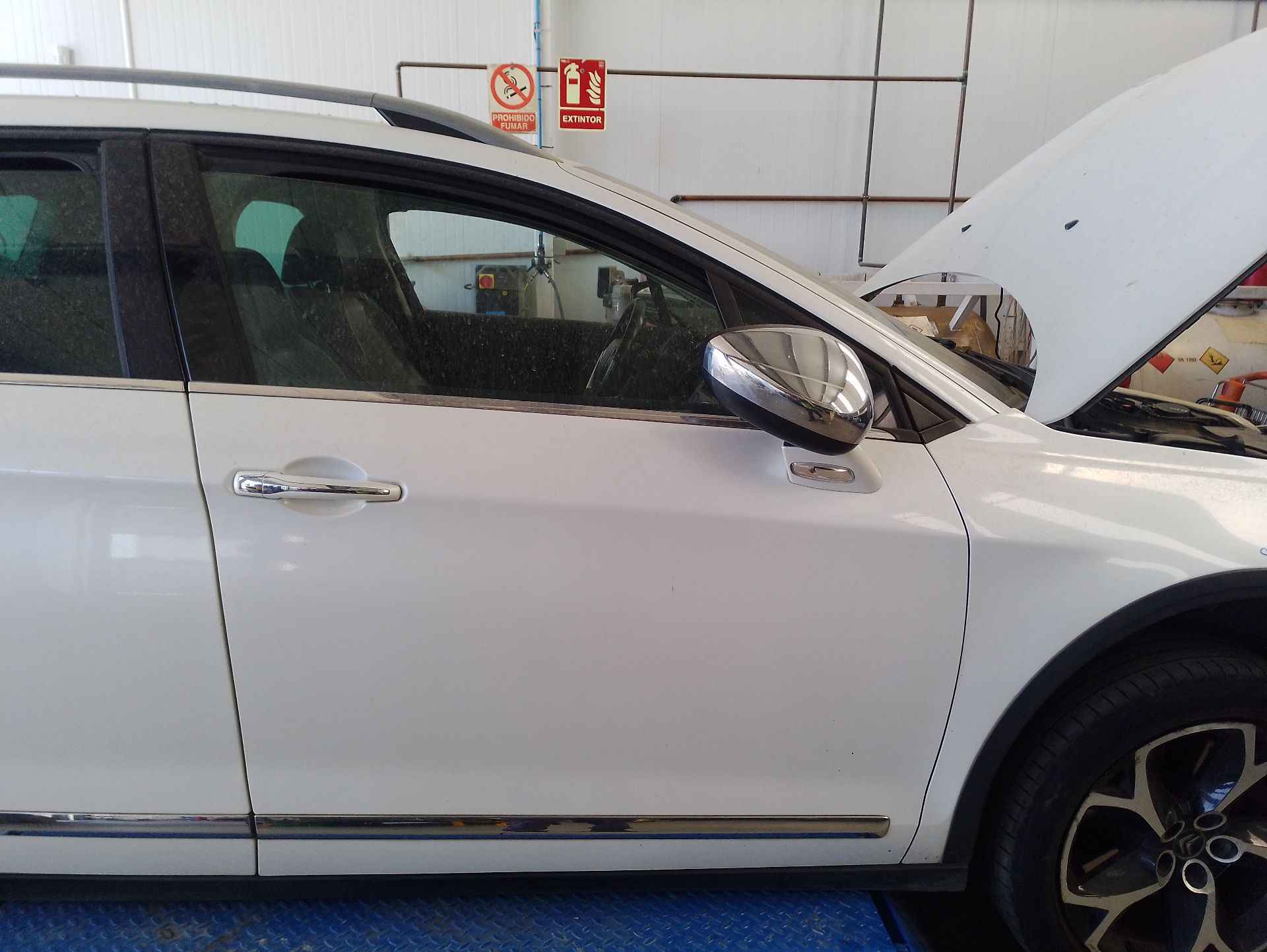 Recambio de puerta delantera derecha para citroën c5 iii break (rw_) 2.0 hdi 180 referencia OEM IAM 9004Z2  