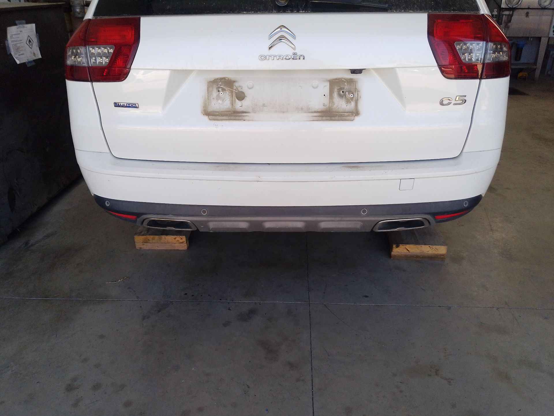 Recambio de paragolpes trasero para citroën c5 iii break (rw_) 2.0 hdi 180 referencia OEM IAM 7410FJ  