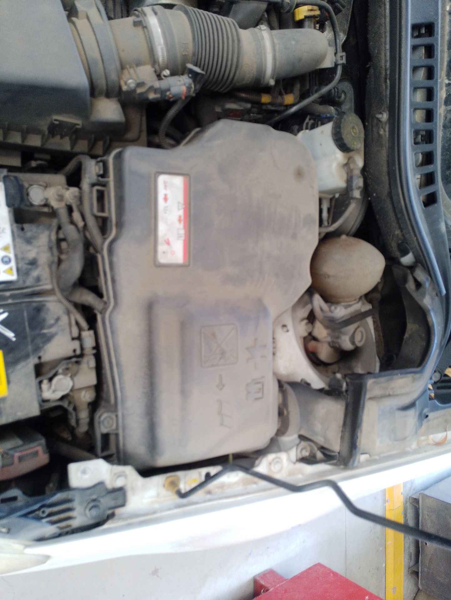 Recambio de caja reles / fusibles para citroën c5 iii break (rw_) 2.0 hdi 180 referencia OEM IAM 9807028580  