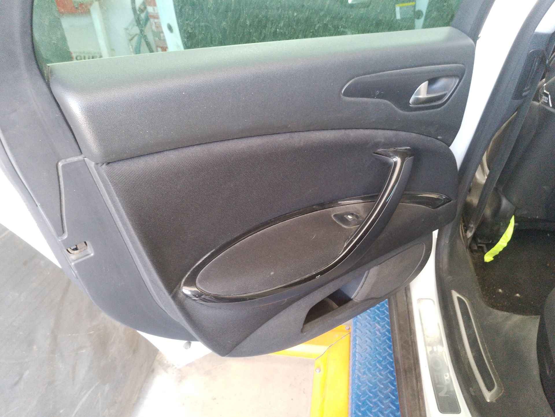 Recambio de guarnecido puerta trasera izquierda para citroën c5 iii break (rw_) 2.0 hdi 180 referencia OEM IAM   