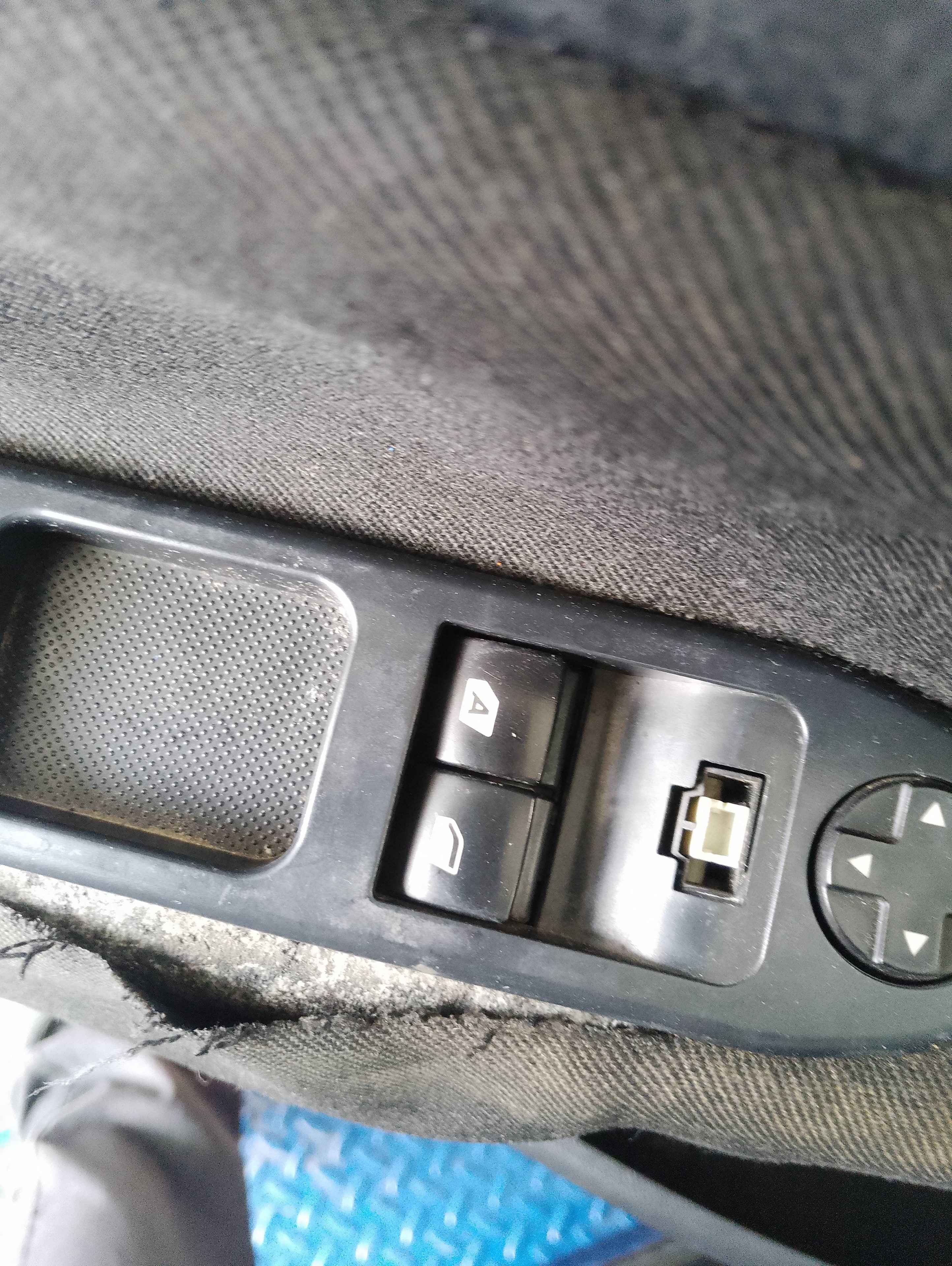 Recambio de mando elevalunas delantero izquierdo para peugeot 207 confort referencia OEM IAM   