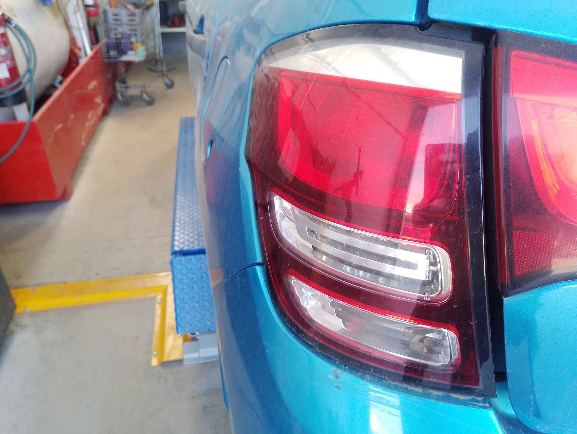 Recambio de piloto trasero izquierdo para citroën c3 ii (sc_) 1.1 i referencia OEM IAM 6350KQ  