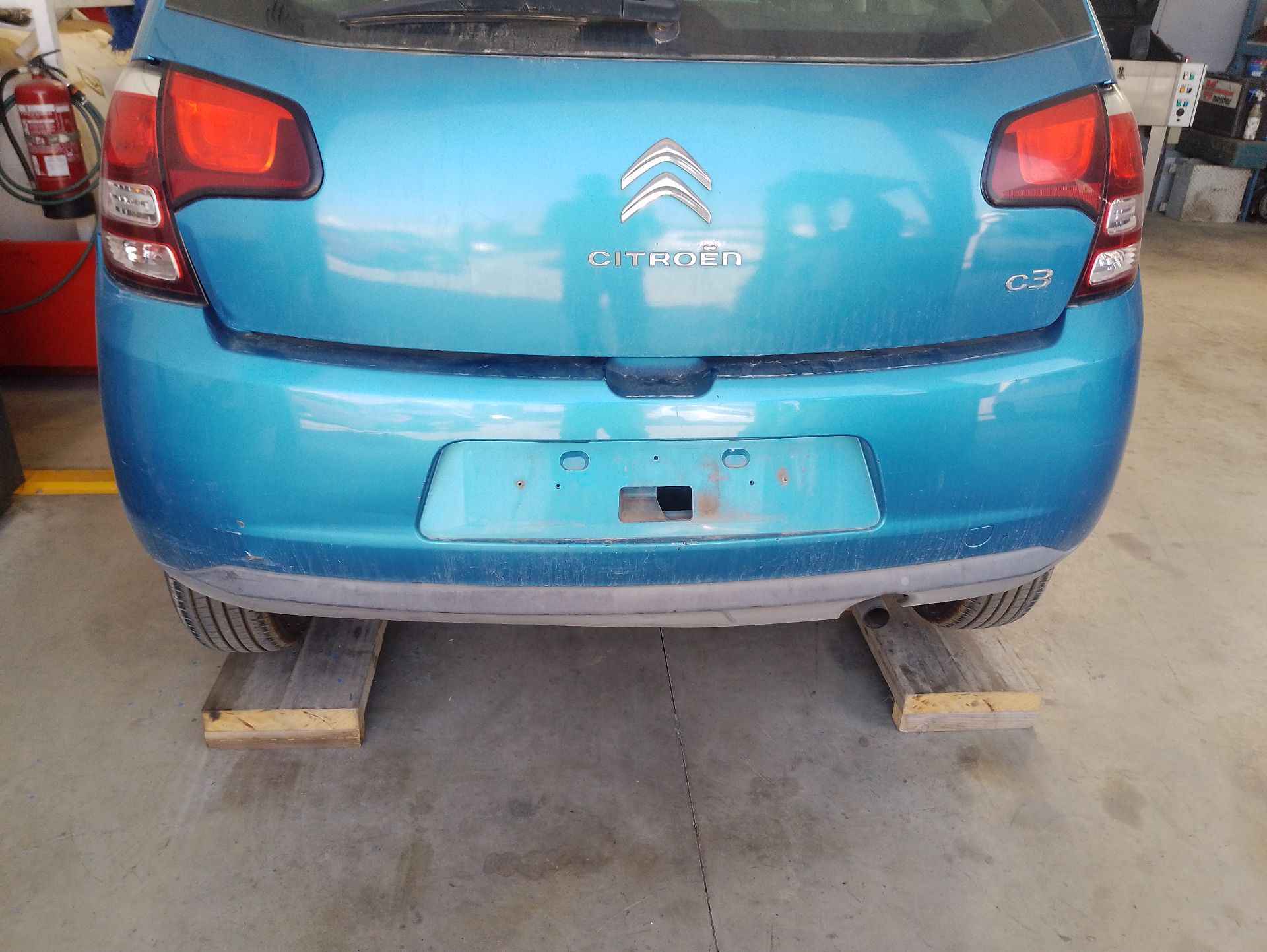 Recambio de paragolpes trasero para citroën c3 ii (sc_) 1.1 i referencia OEM IAM 7410KY  