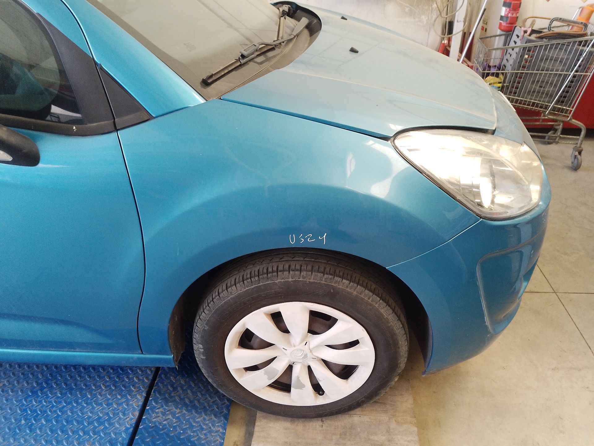 Recambio de aleta delantera derecha para citroën c3 ii (sc_) 1.1 i referencia OEM IAM 7841Z7  