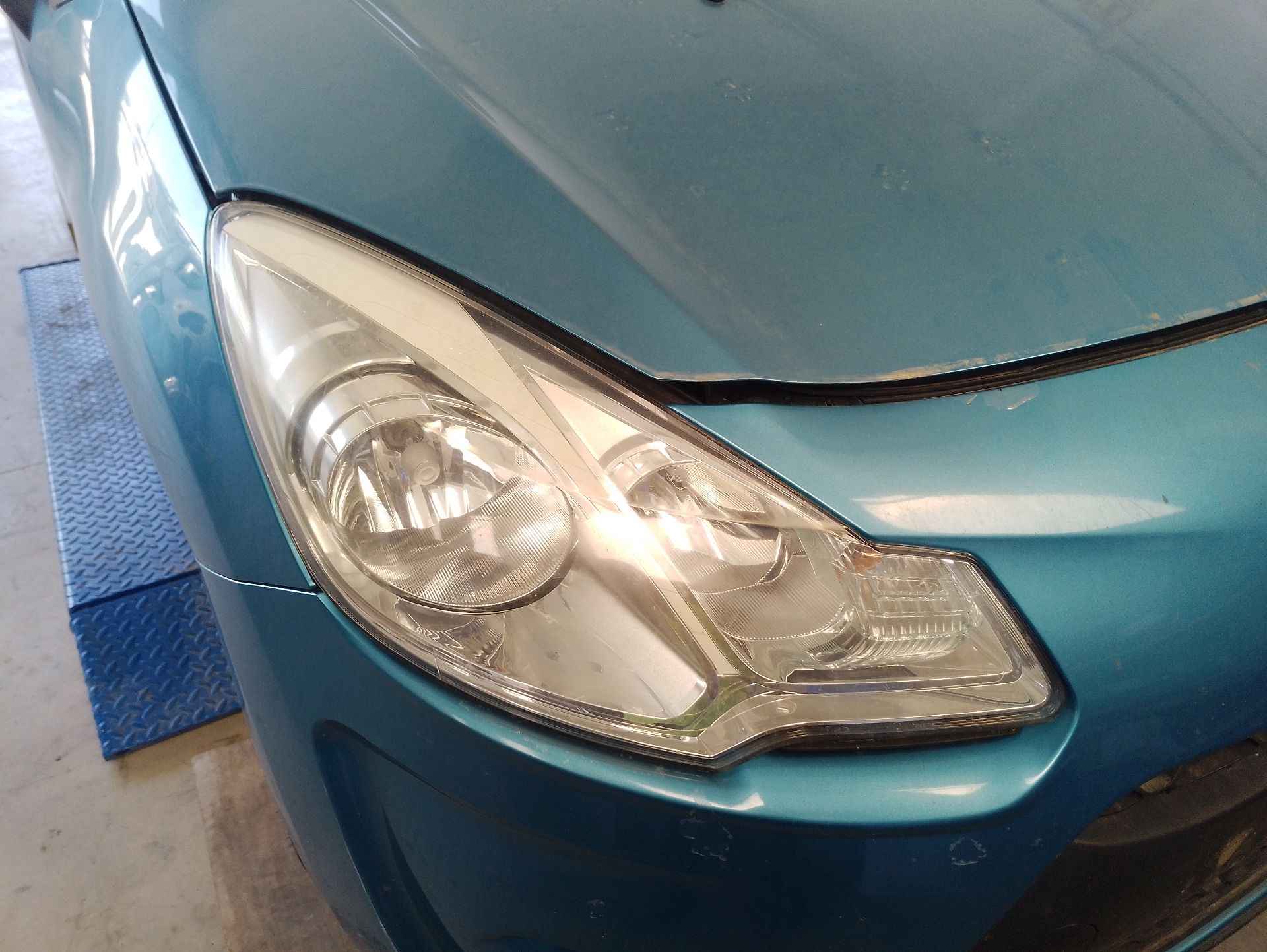 Recambio de faro derecho para citroën c3 ii (sc_) 1.1 i referencia OEM IAM 1606930080  