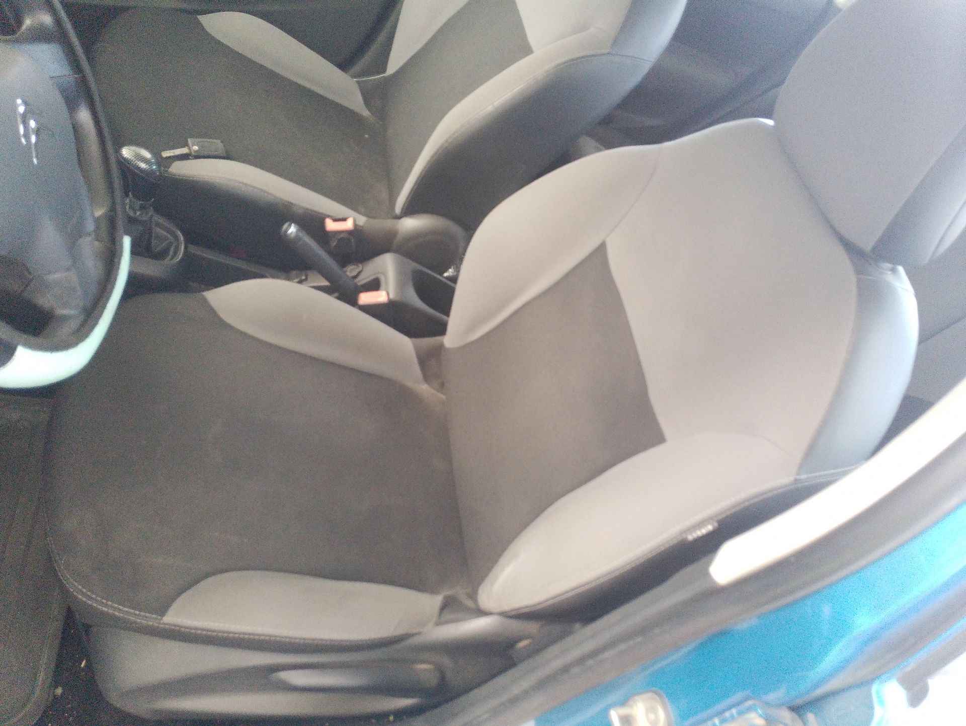 Recambio de asiento delantero izquierdo para citroën c3 ii (sc_) 1.1 i referencia OEM IAM   