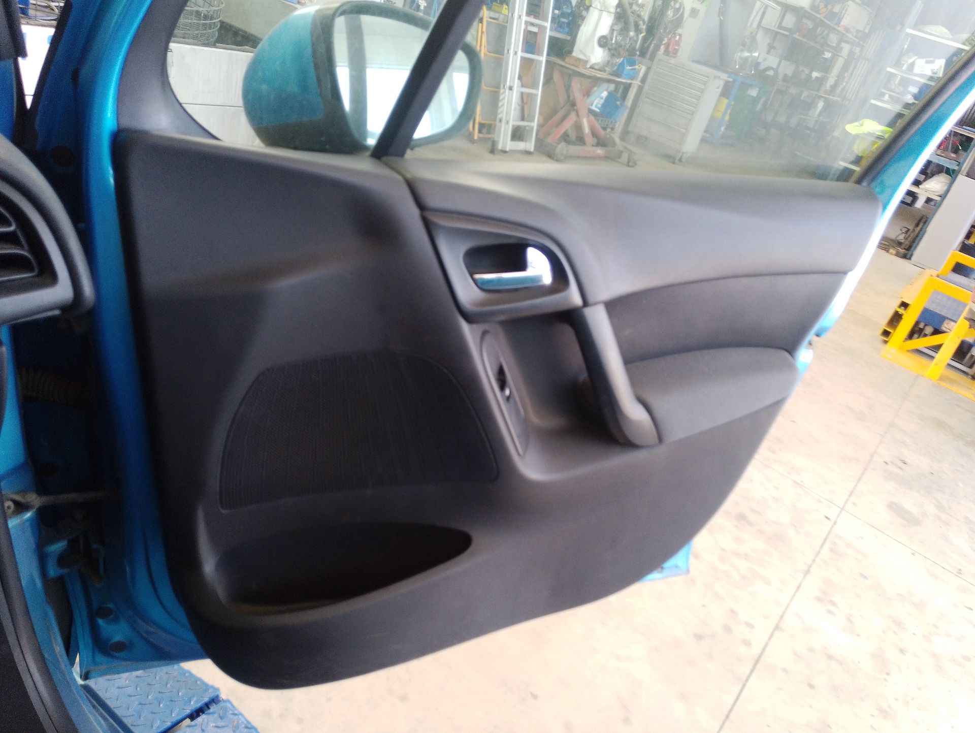 Recambio de guarnecido puerta delantera derecha para citroën c3 ii (sc_) 1.1 i referencia OEM IAM   