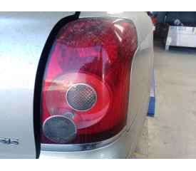 PILOTO TRASERO DERECHO 8155105182 
