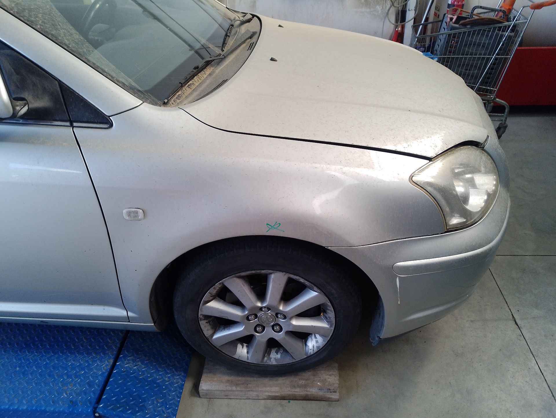Recambio de aleta delantera derecha para toyota avensis station wagon (_t25_) 2.0 d-4d (cdt250_) referencia OEM IAM 5381105020  