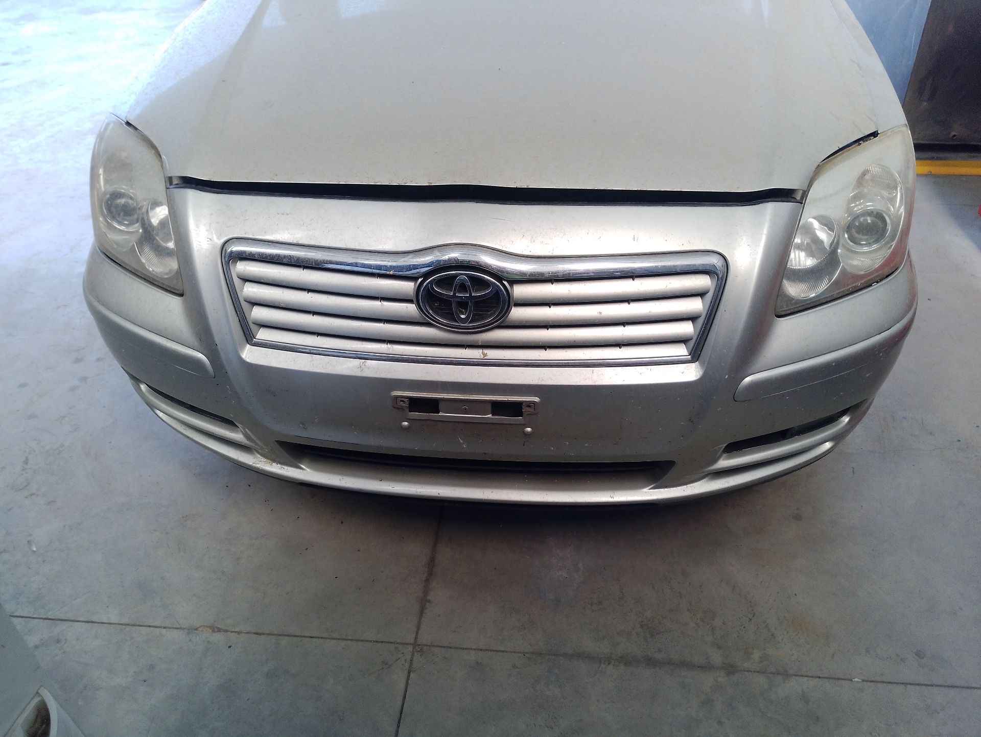 Recambio de paragolpes delantero para toyota avensis station wagon (_t25_) 2.0 d-4d (cdt250_) referencia OEM IAM 5211905906  