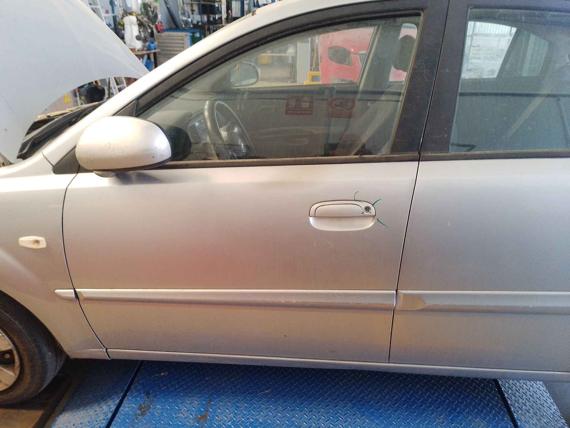 Recambio de puerta delantera izquierda para kia rio ii (jb) 1.4 16v referencia OEM IAM   