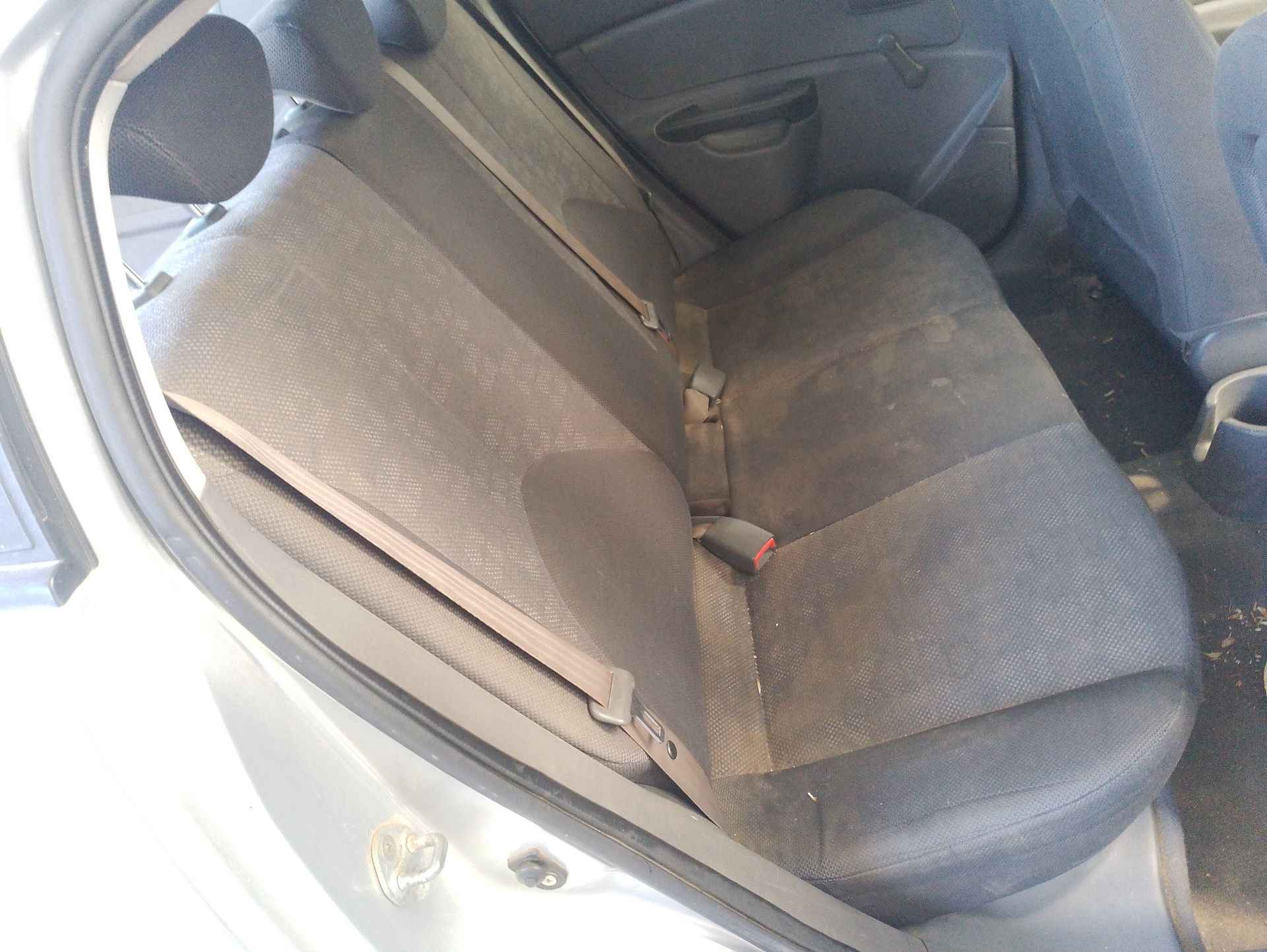 Recambio de asientos traseros para kia rio ii (jb) 1.4 16v referencia OEM IAM   