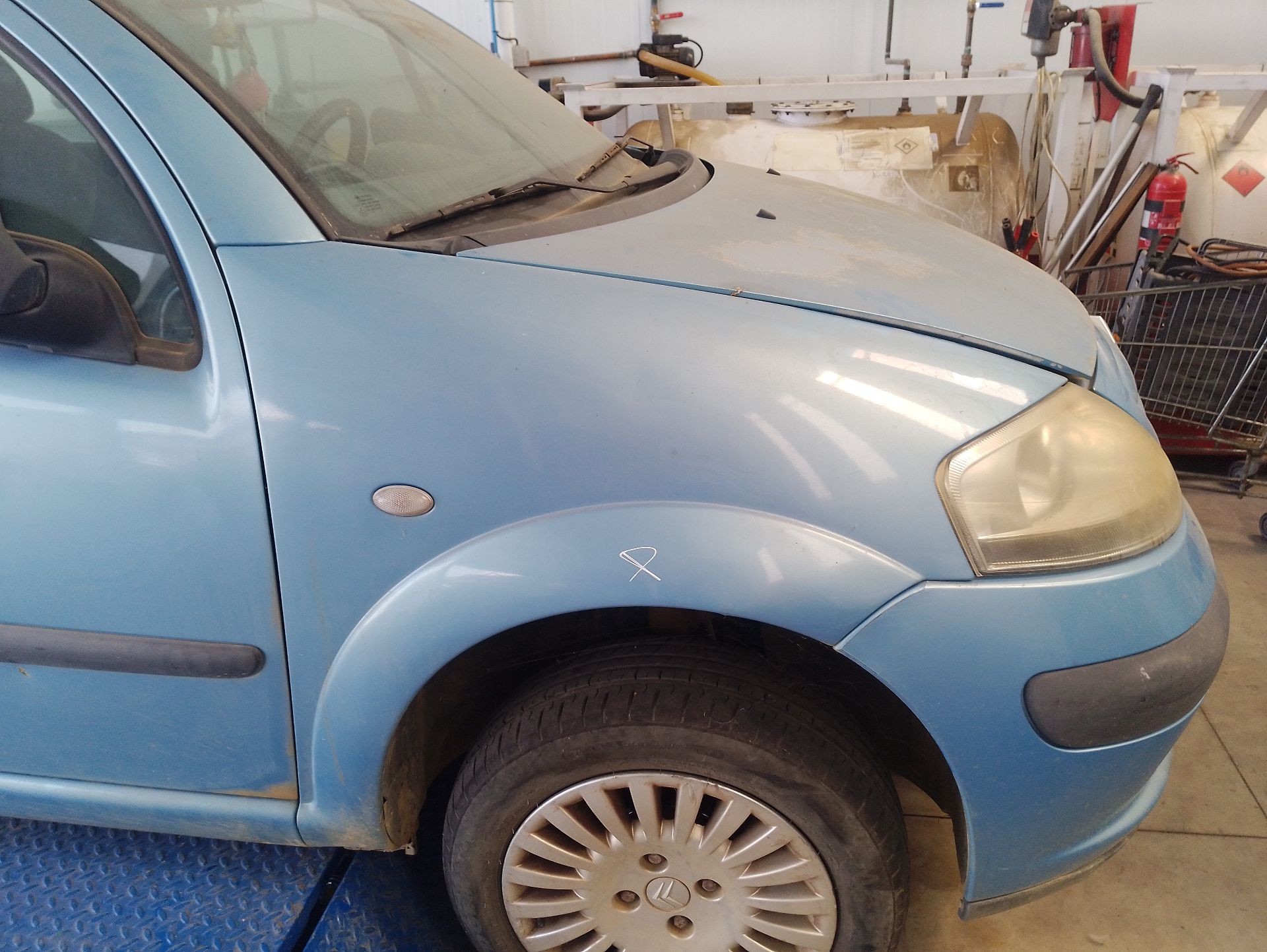 Recambio de aleta delantera derecha para citroën c3 i (fc_, fn_) 1.4 hdi referencia OEM IAM 7841P4  