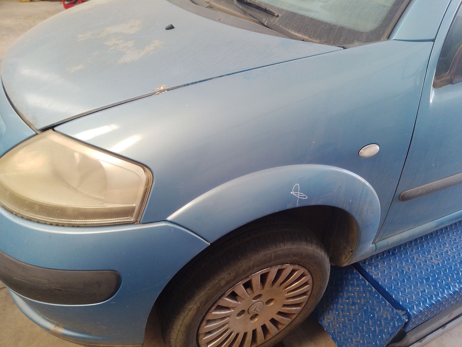 Recambio de aleta delantera izquierda para citroën c3 i (fc_, fn_) 1.4 hdi referencia OEM IAM 7840L5  