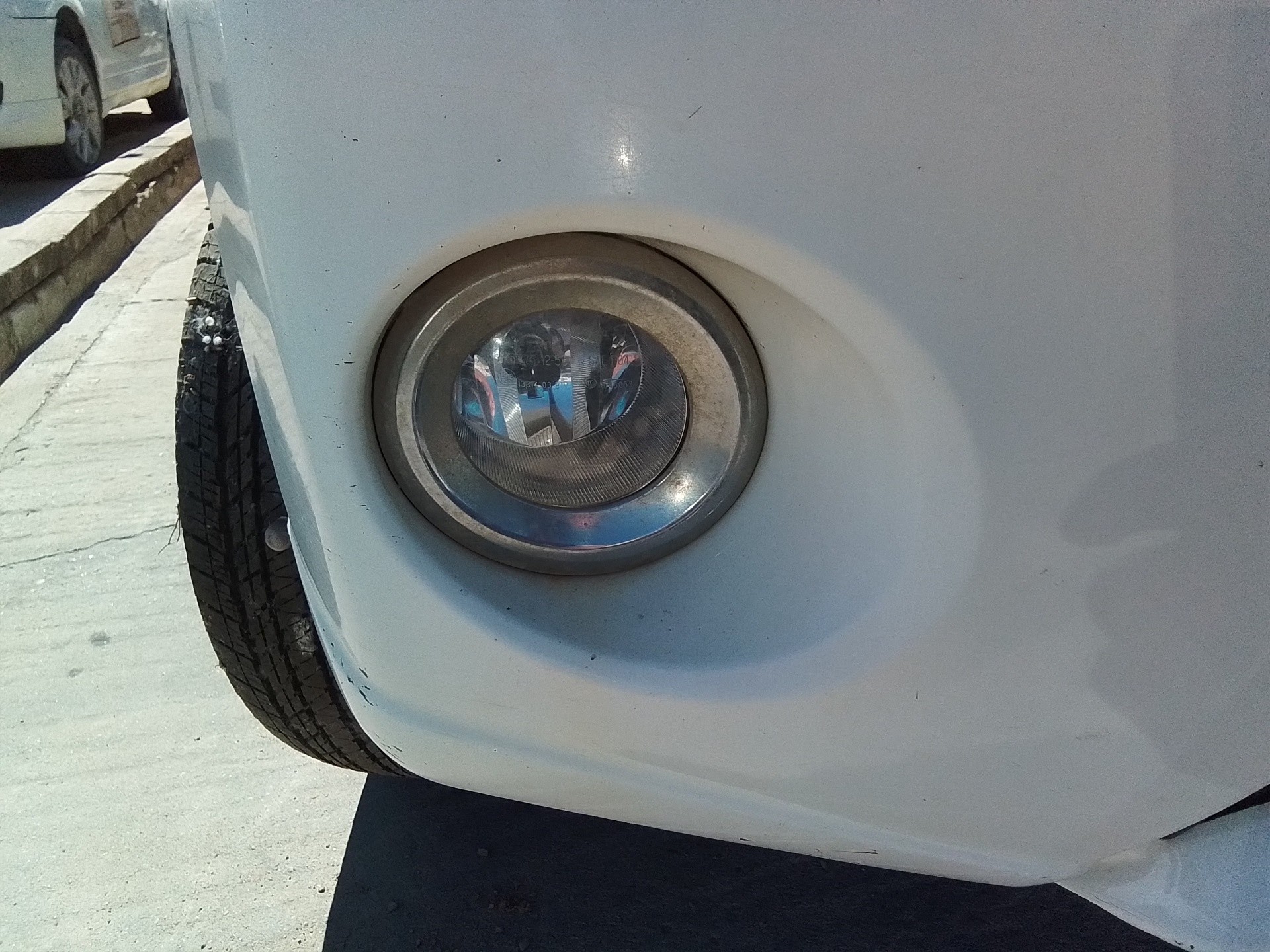 Recambio de faro antiniebla derecho para toyota land cruiser (j15) basis referencia OEM IAM   