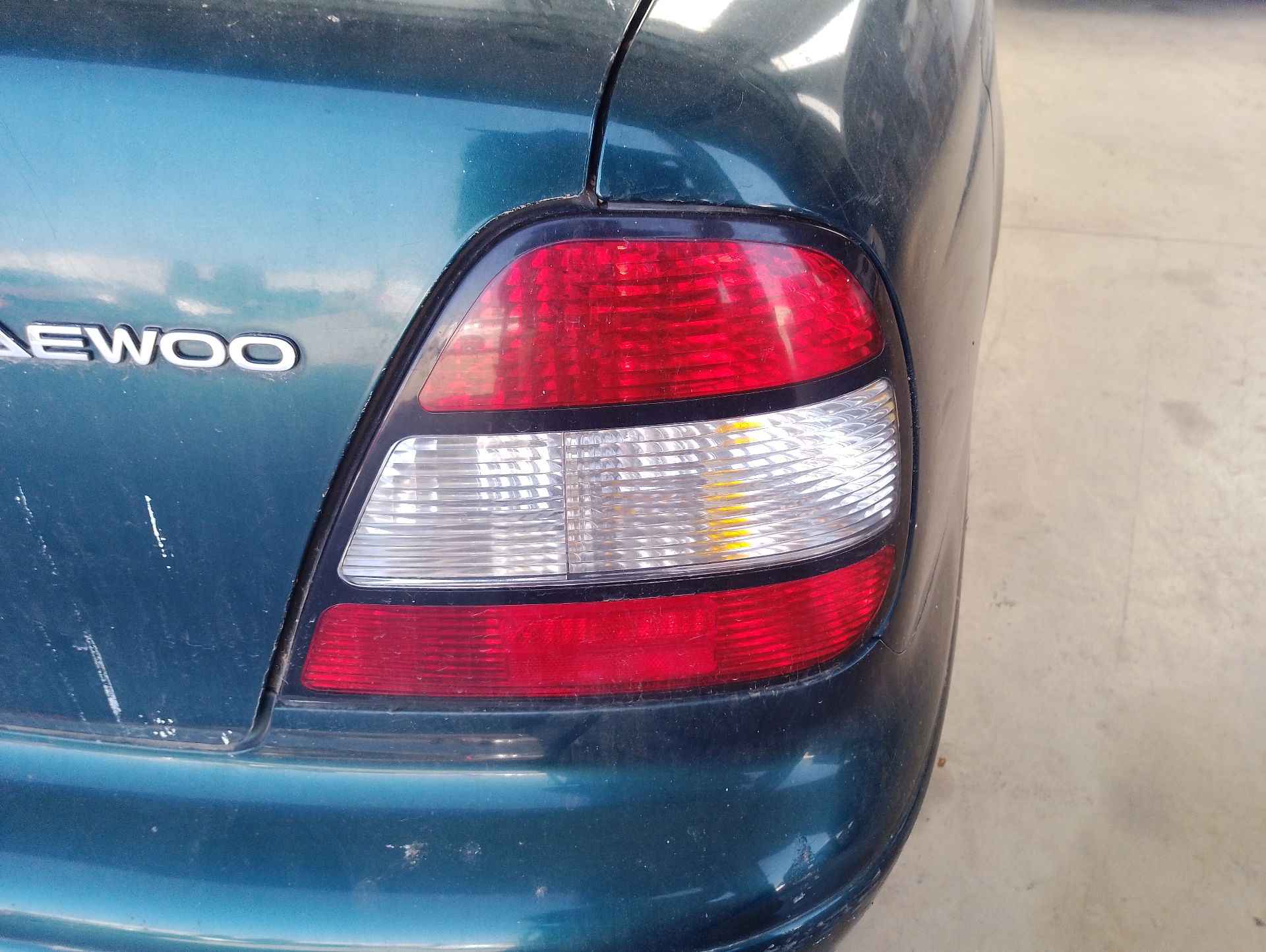 Recambio de piloto trasero derecho para daewoo leganza (klav) 2.0 16v referencia OEM IAM   