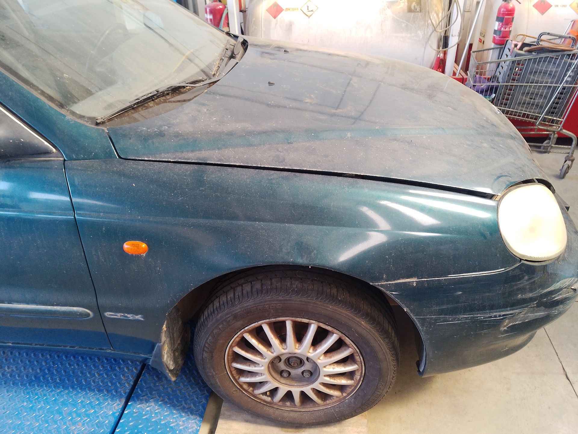 Recambio de aleta delantera derecha para daewoo leganza (klav) 2.0 16v referencia OEM IAM   