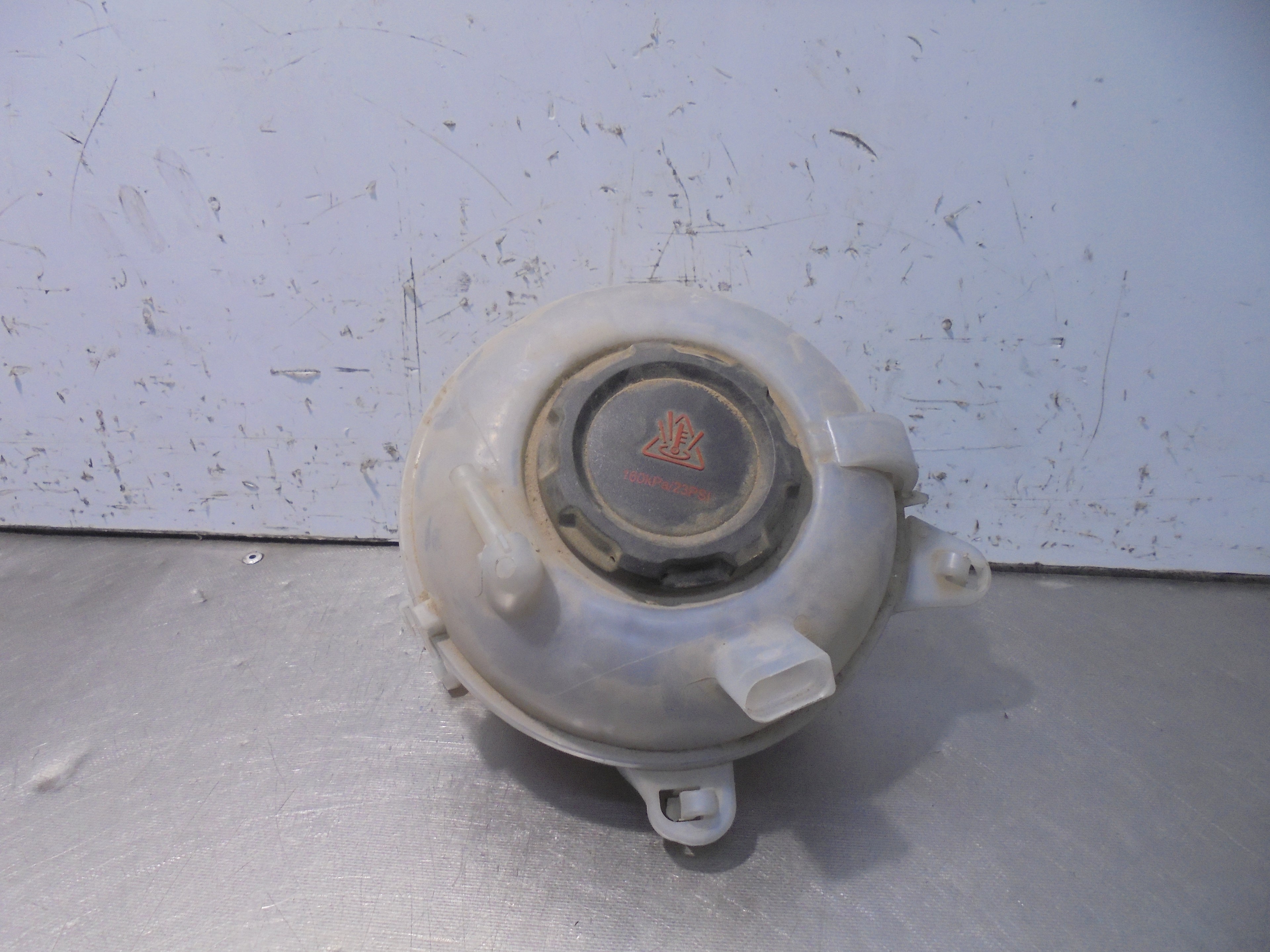 Recambio de deposito expansion para audi a3 sportback (8vf) 30 tdi design referencia OEM IAM 5Q0121407  