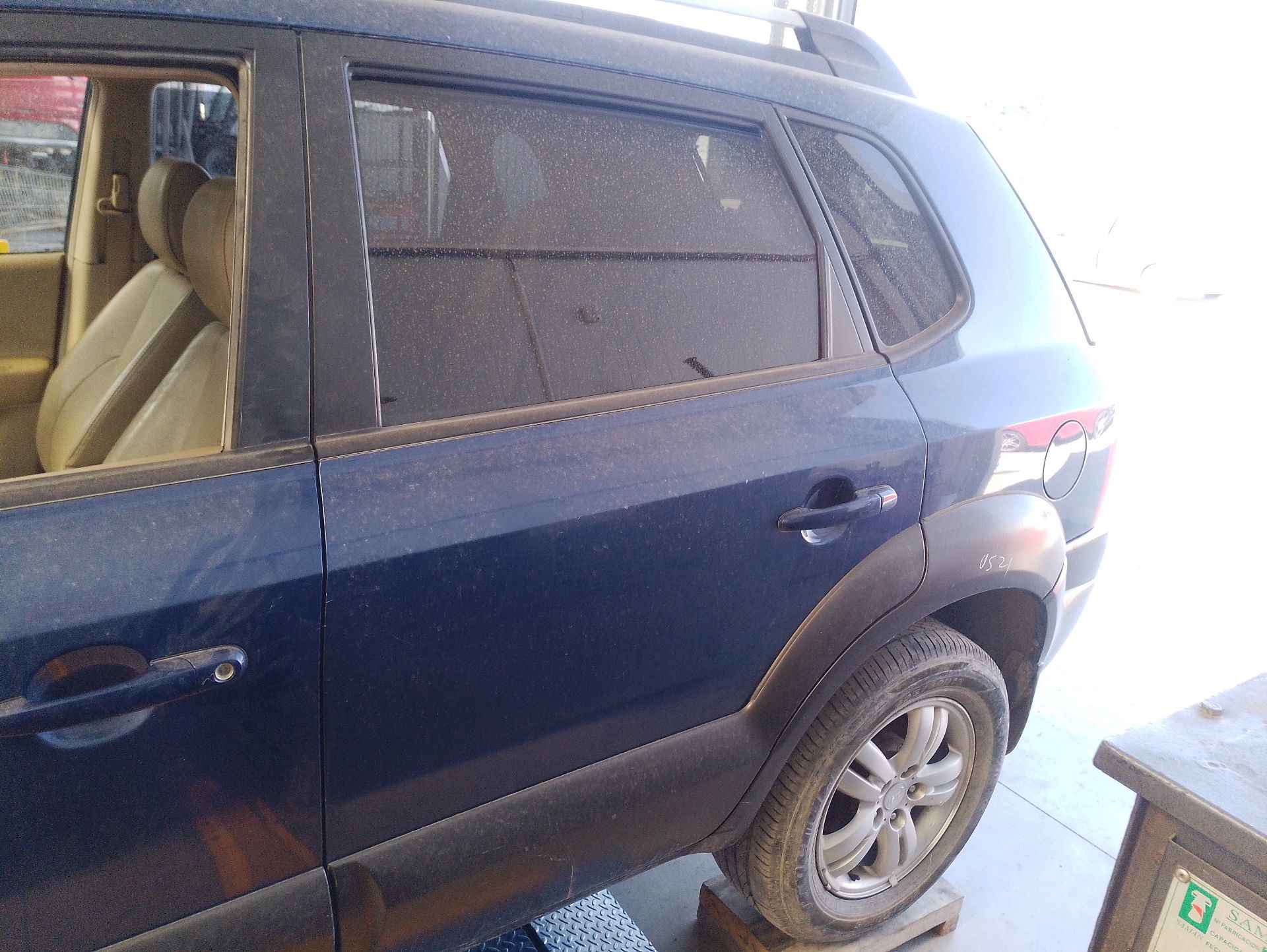Recambio de puerta trasera izquierda para hyundai tucson (jm) 2.0 crdi a las 4 ruedas referencia OEM IAM 770032E020  