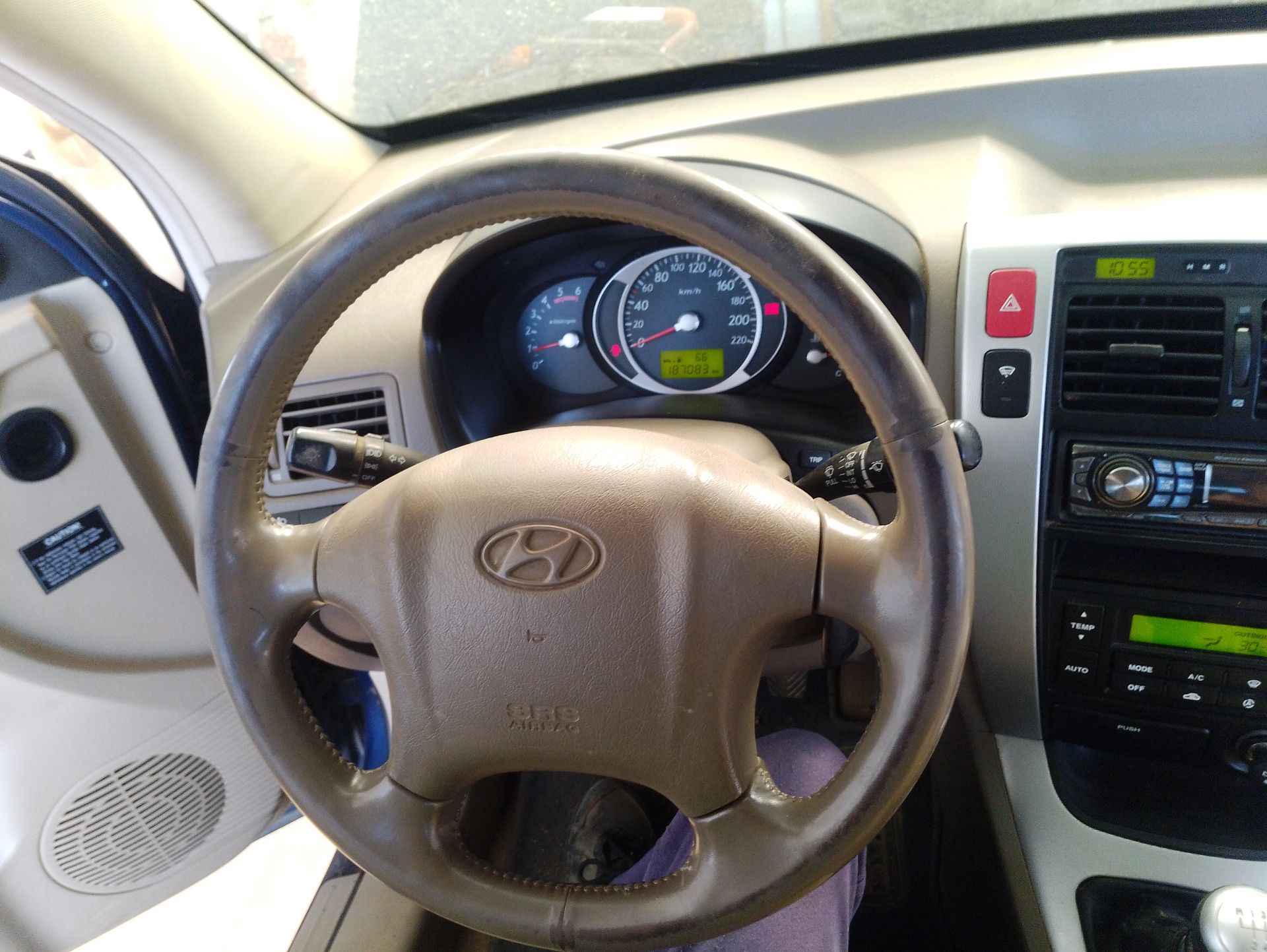 Recambio de volante para hyundai tucson (jm) 2.0 crdi a las 4 ruedas referencia OEM IAM   